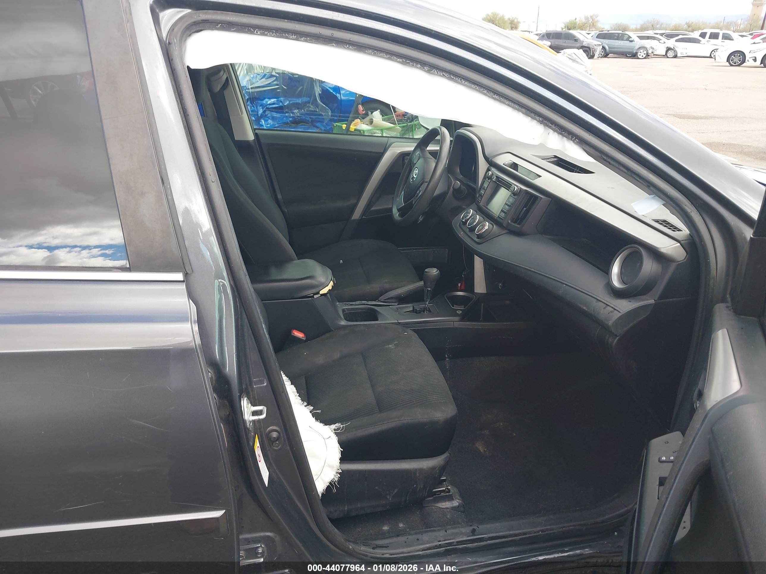 TOYOTA RAV4 image 5