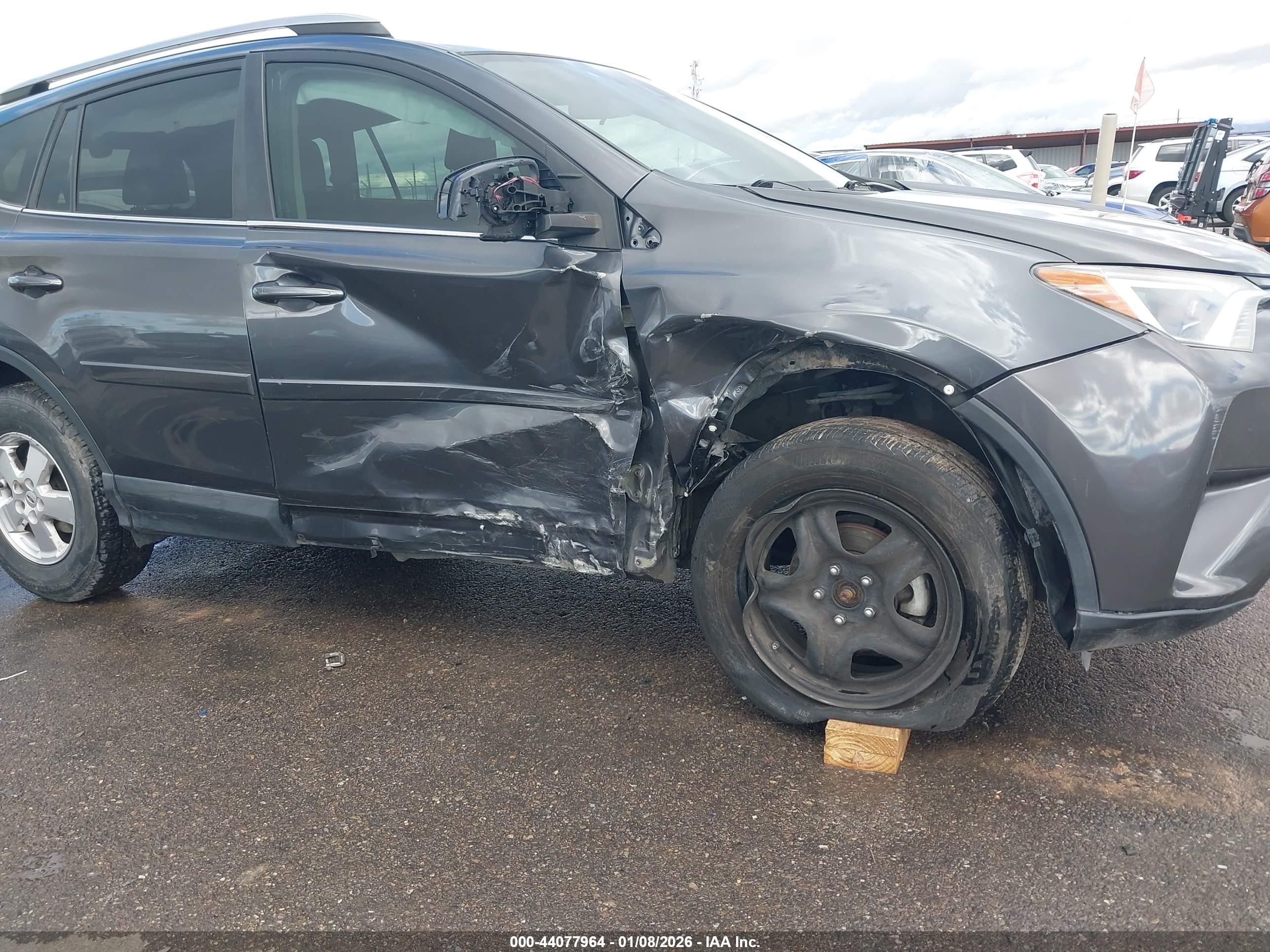 TOYOTA RAV4 image 6
