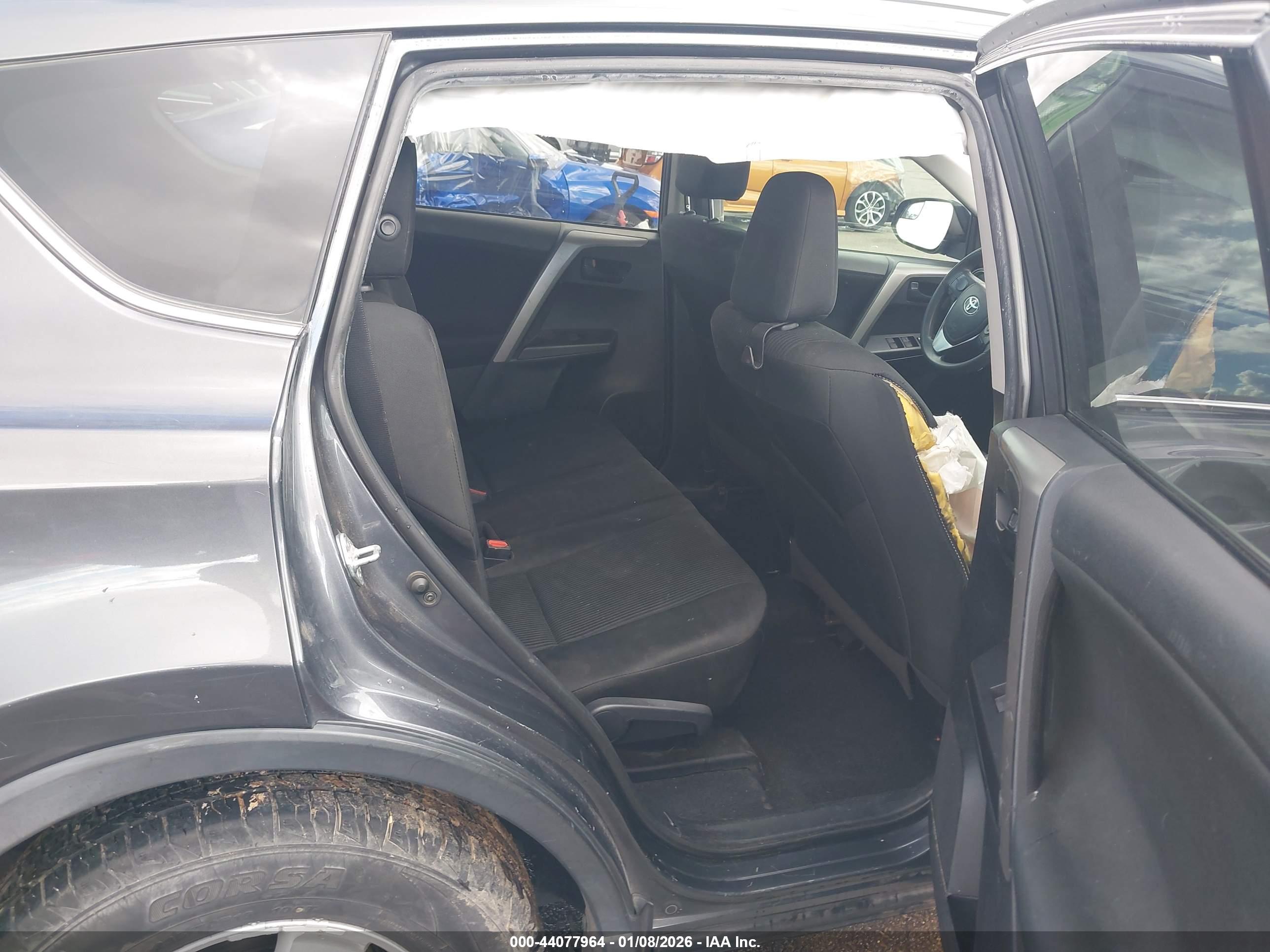 TOYOTA RAV4 image 8
