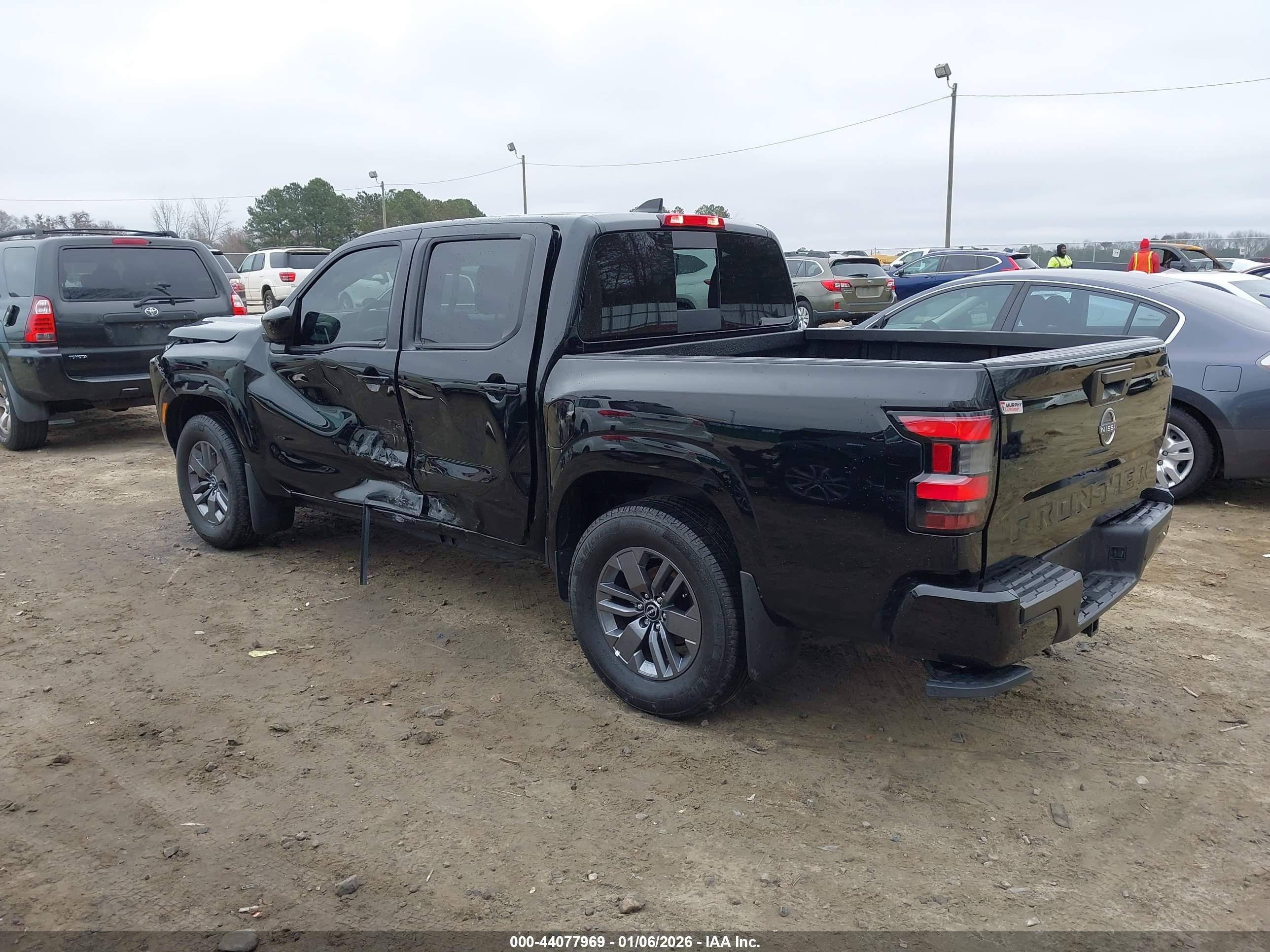 NISSAN FRONTIER image 3