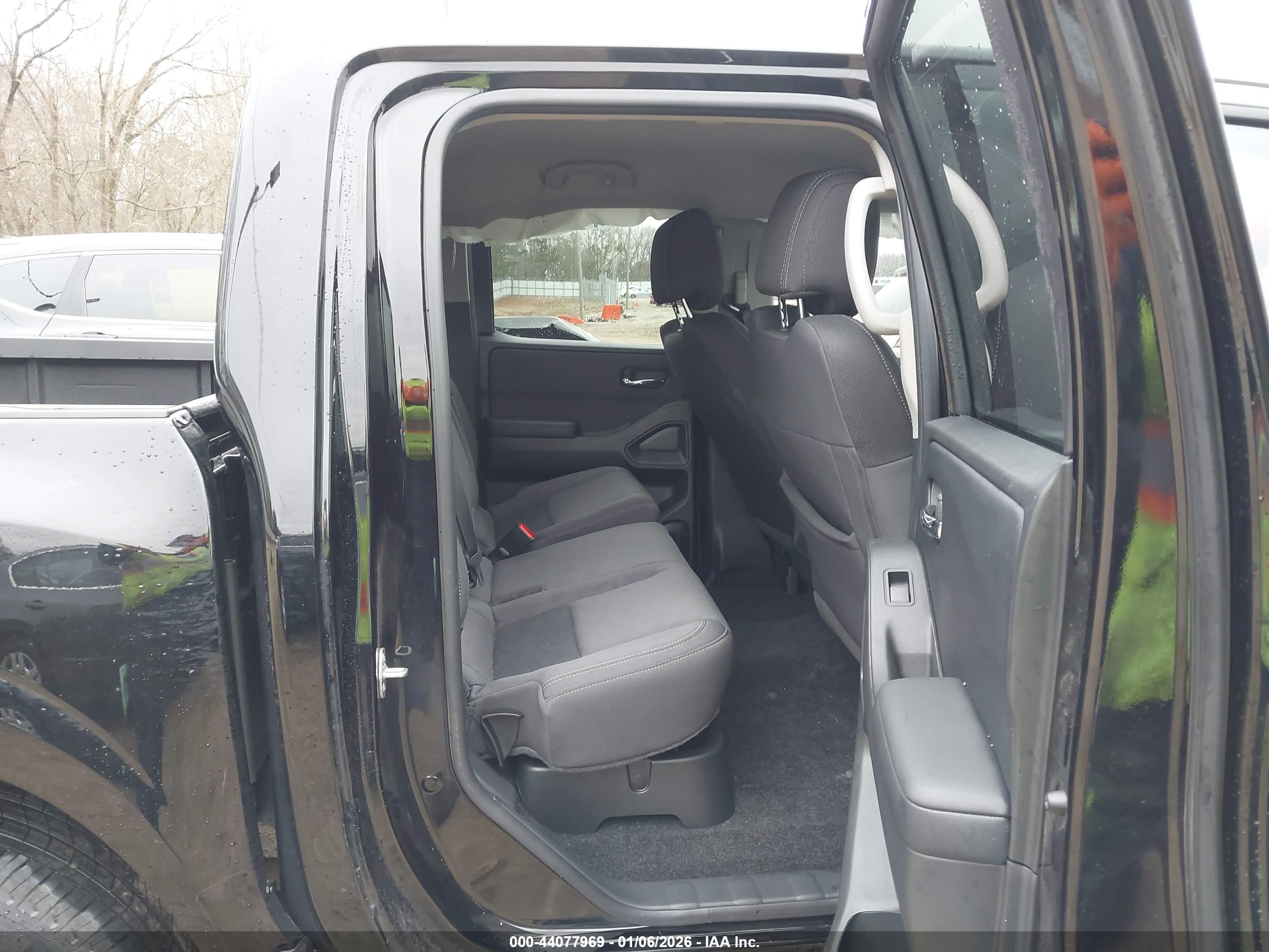 NISSAN FRONTIER image 8