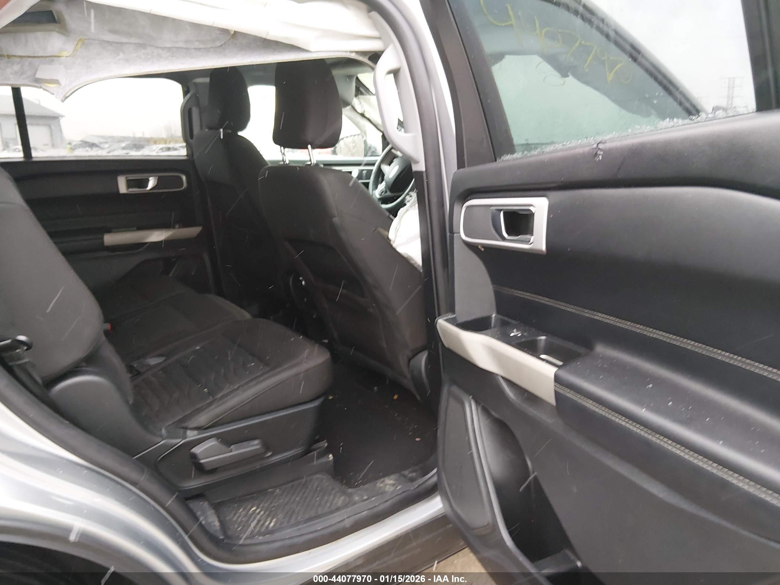 FORD EXPLORER image 8