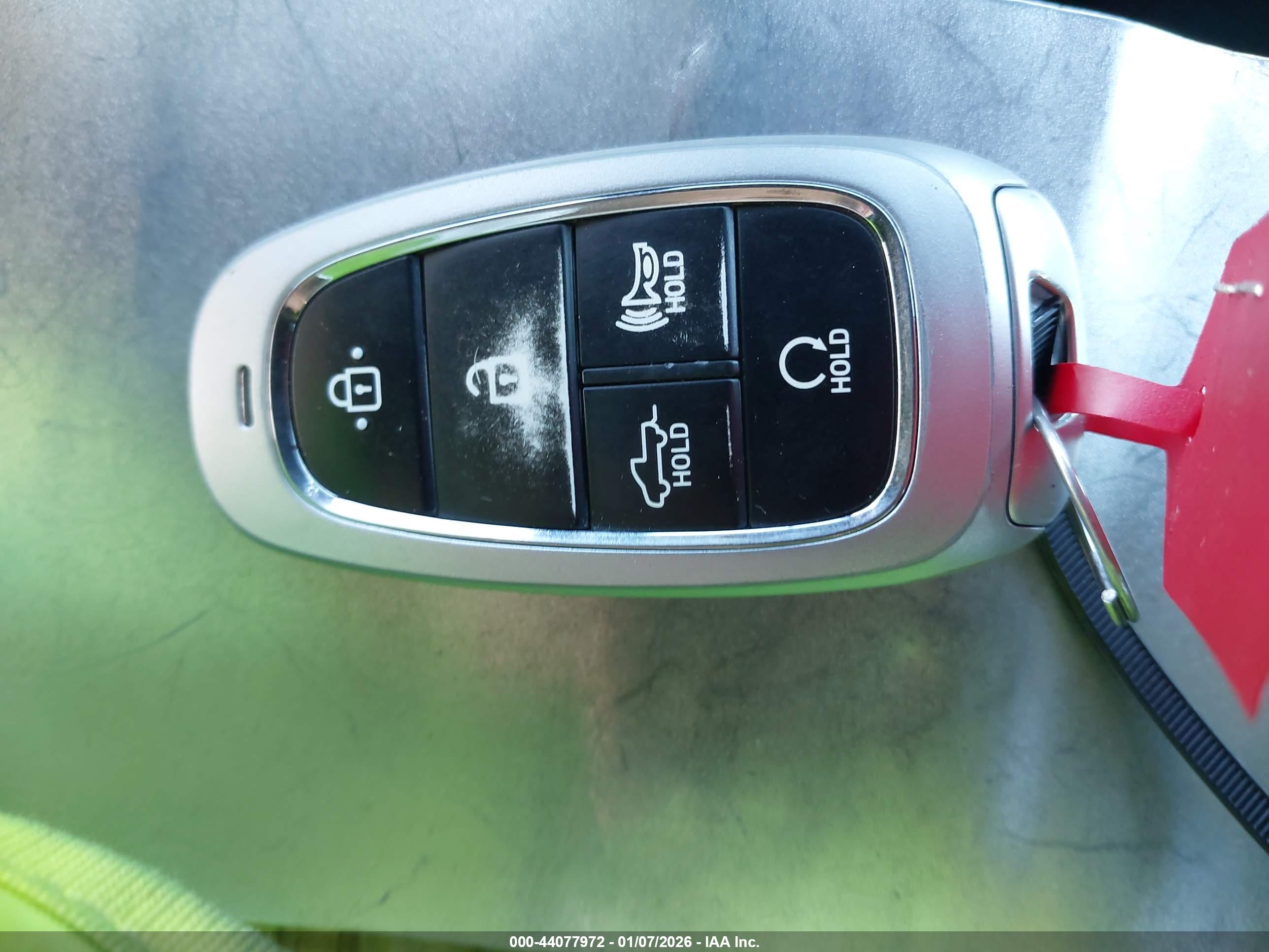 HYUNDAI SANTA image 11