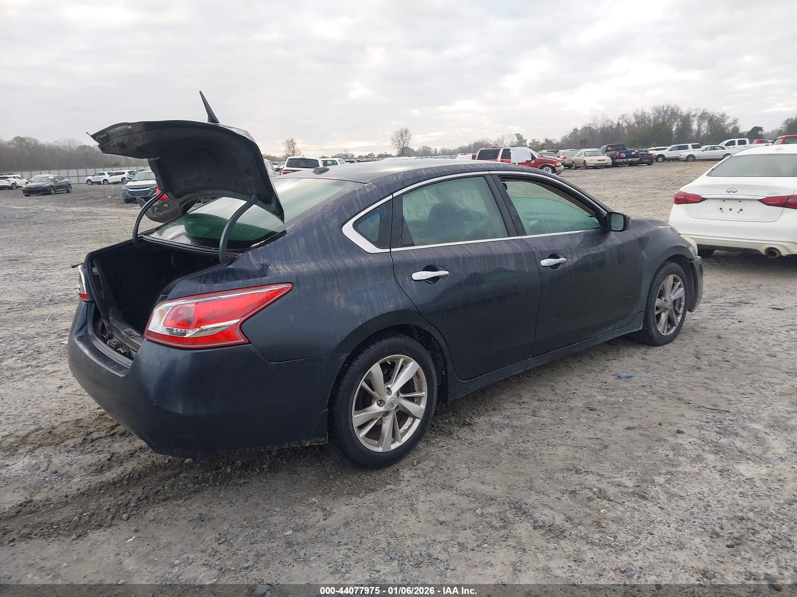 NISSAN ALTIMA image 4
