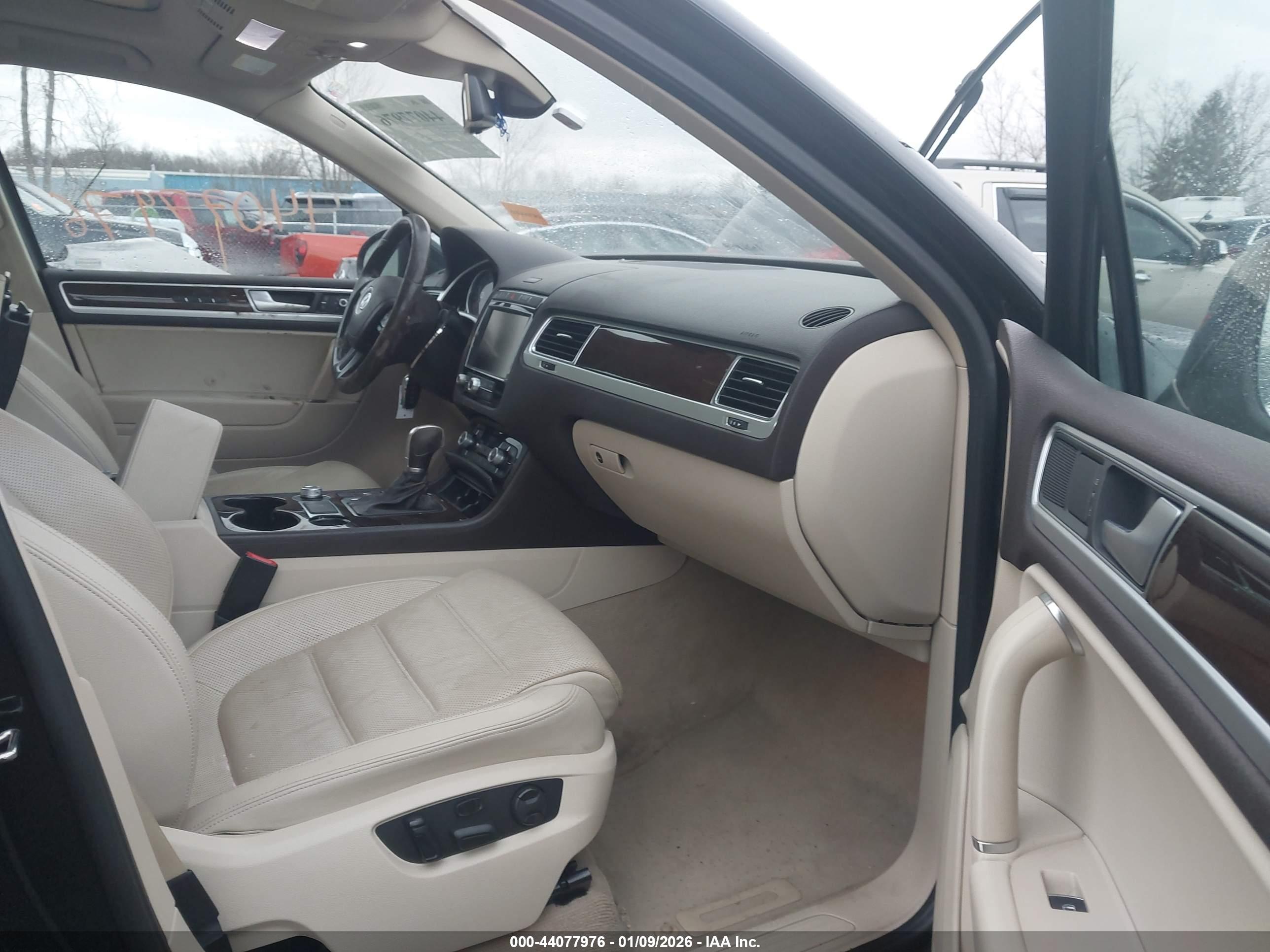 VOLKSWAGEN TOUAREG image 5