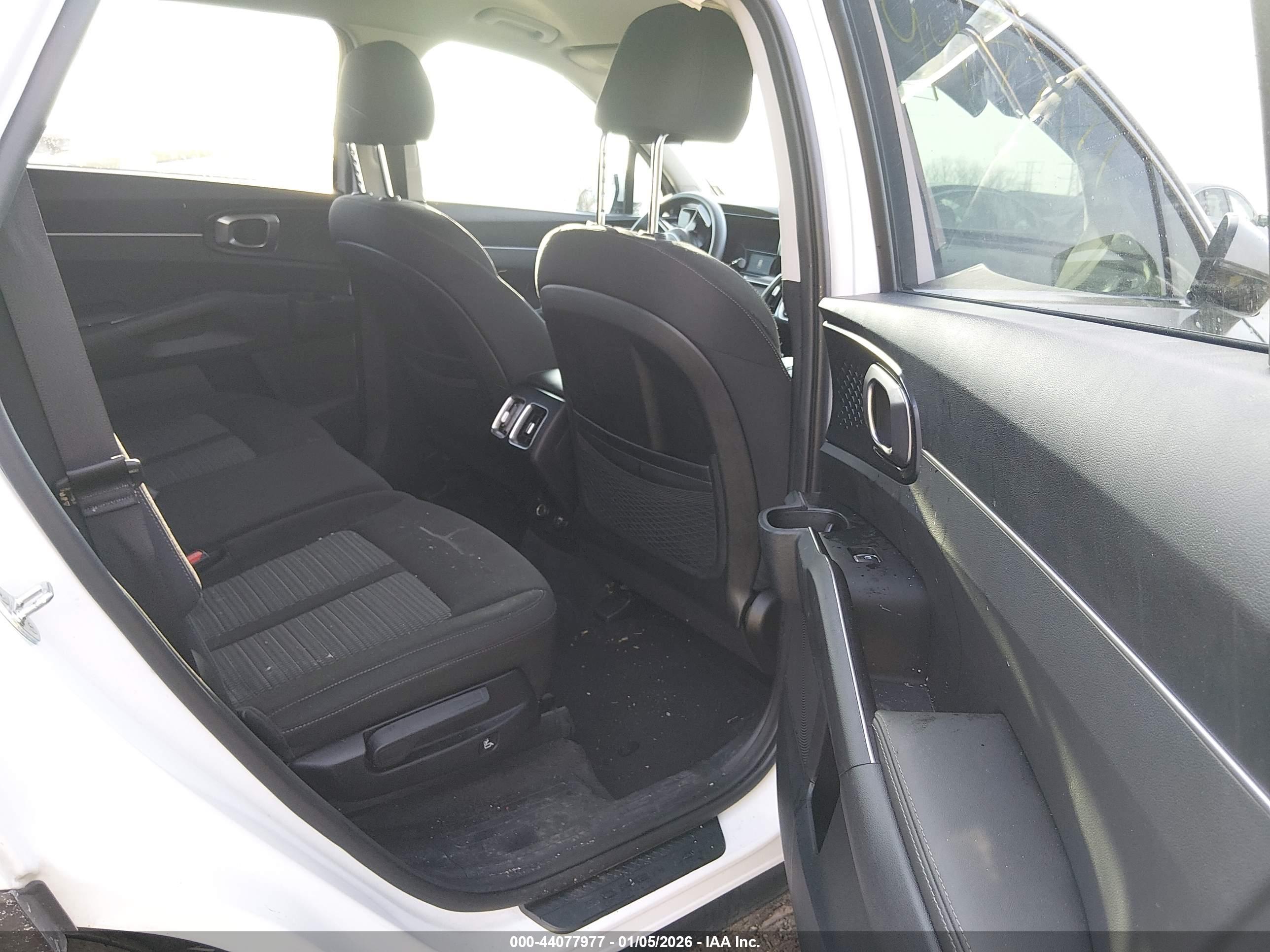 KIA SORENTO image 8