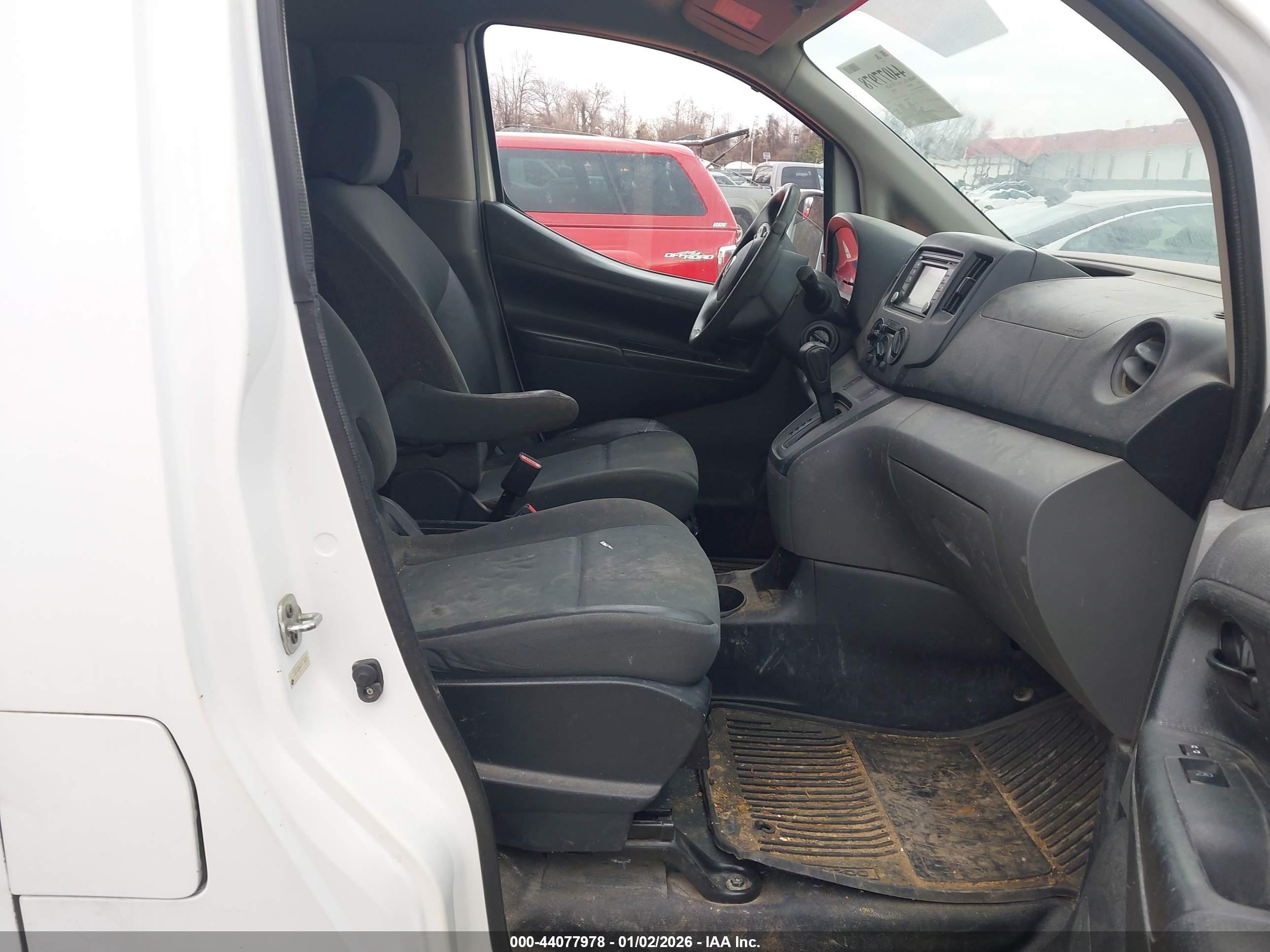 NISSAN NV200 image 5