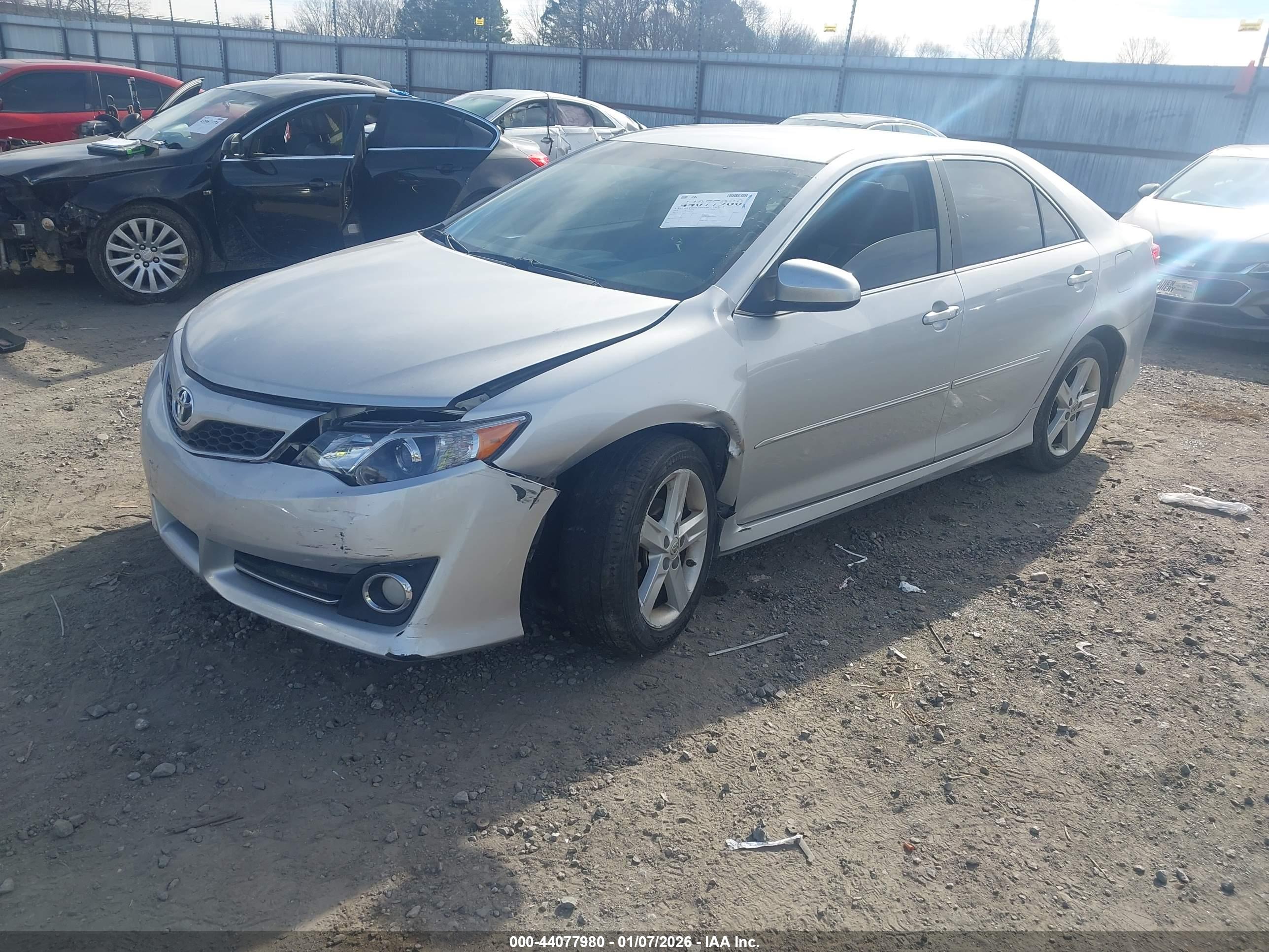 TOYOTA CAMRY image 2