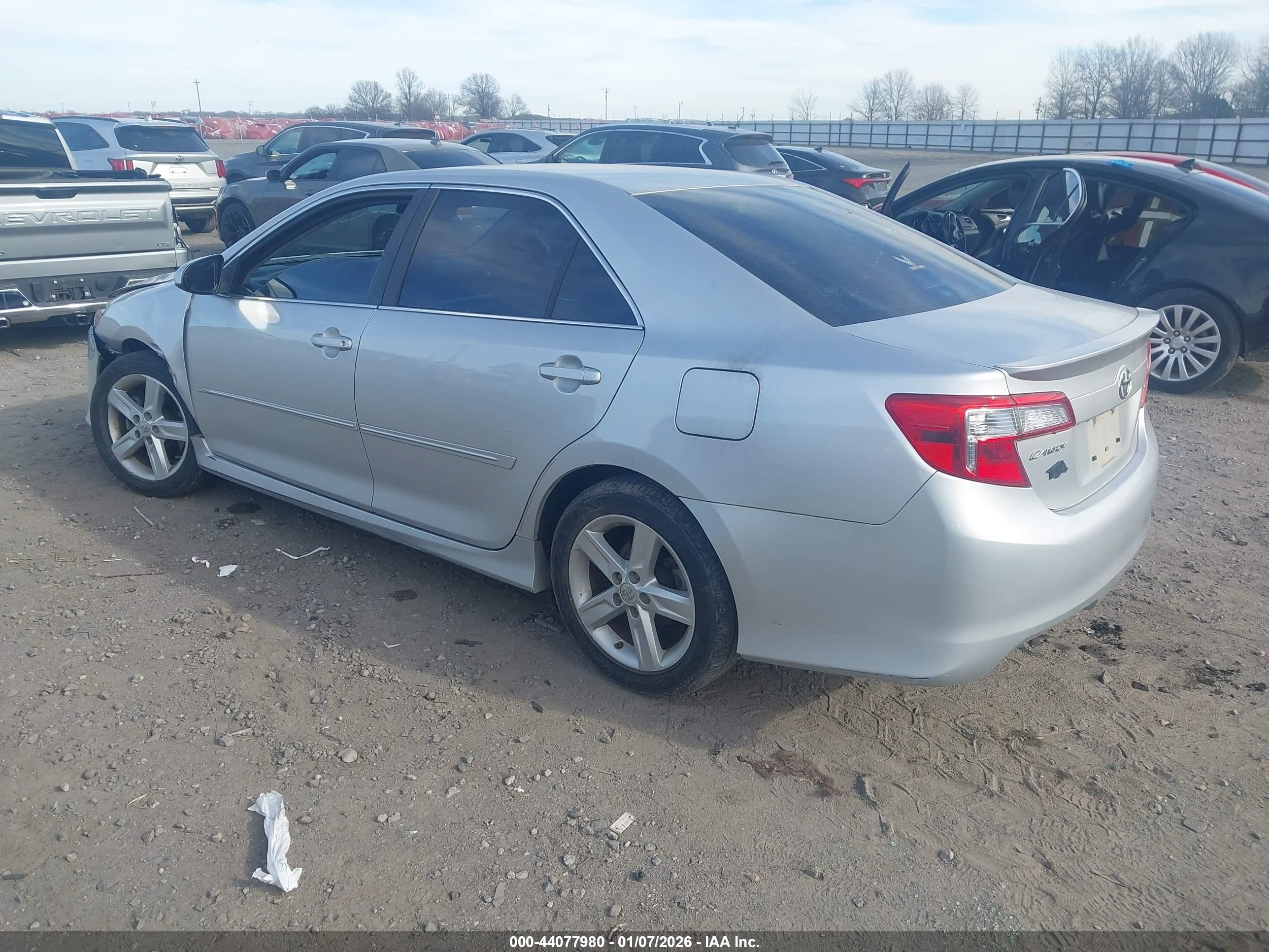 TOYOTA CAMRY image 3