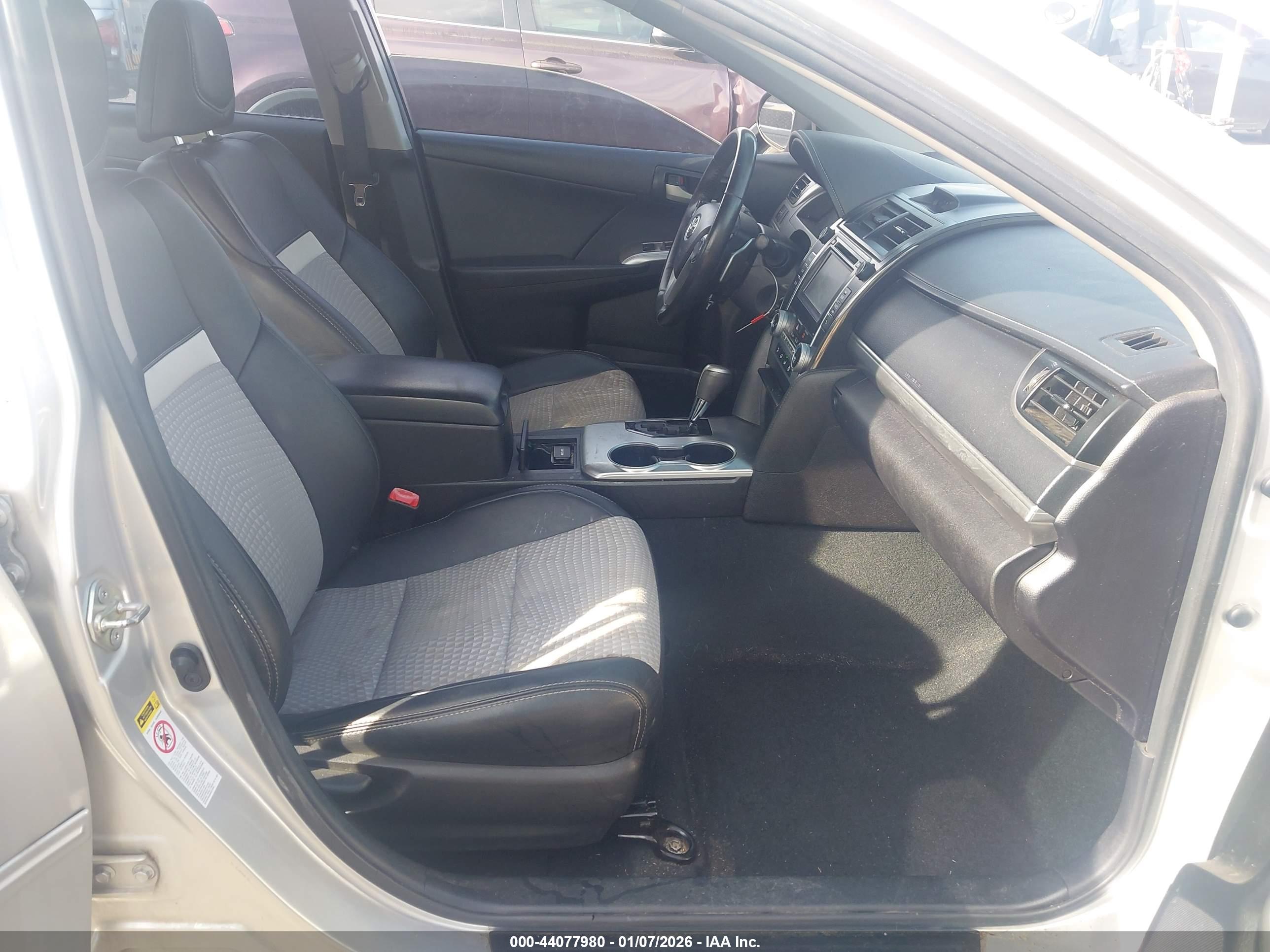TOYOTA CAMRY image 5