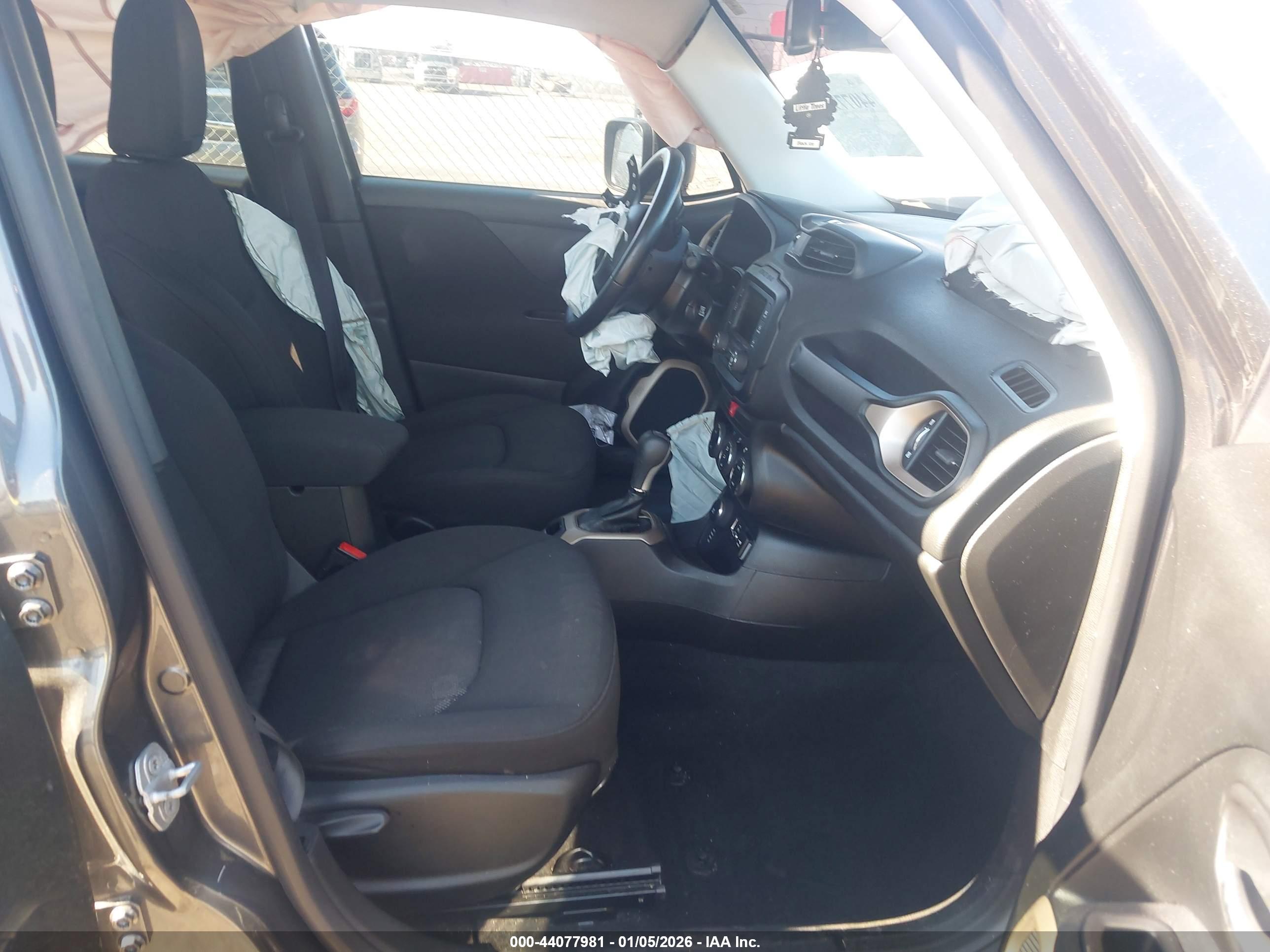 JEEP RENEGADE image 5