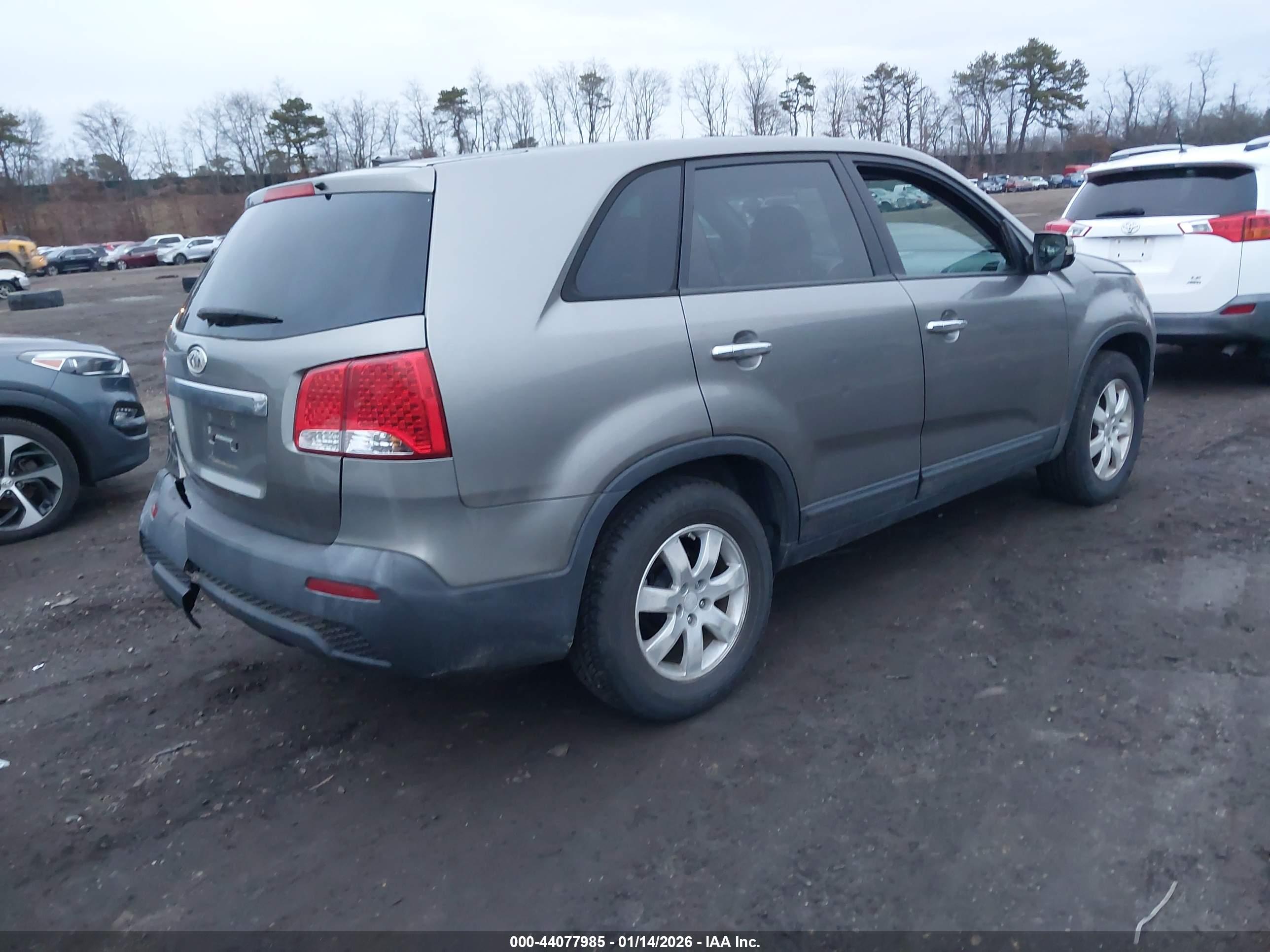 KIA SORENTO image 4