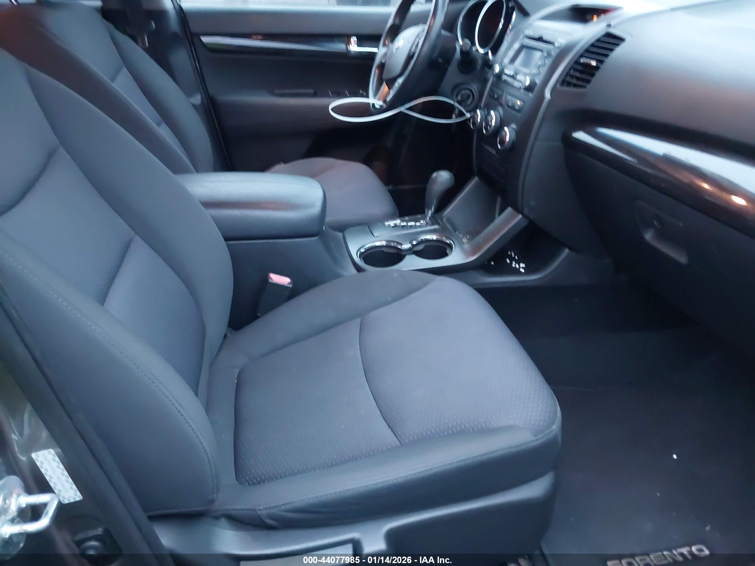KIA SORENTO image 5