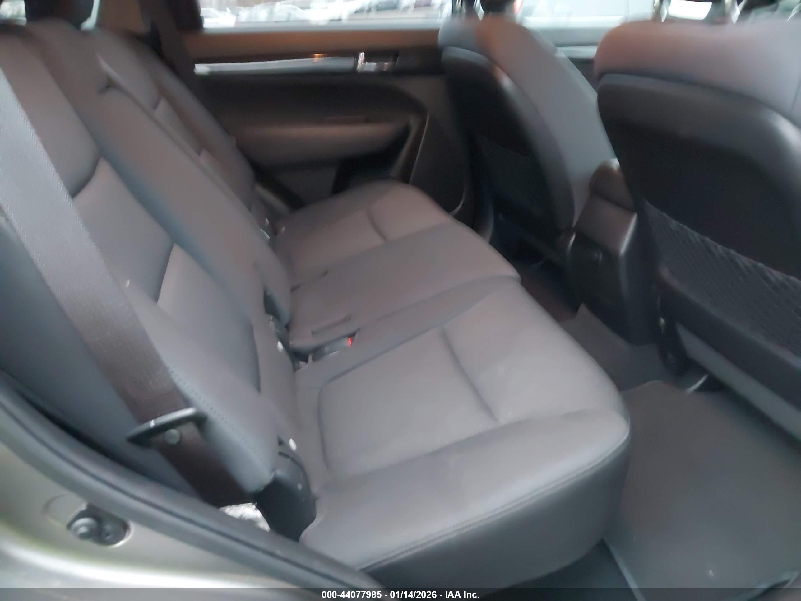 KIA SORENTO image 8