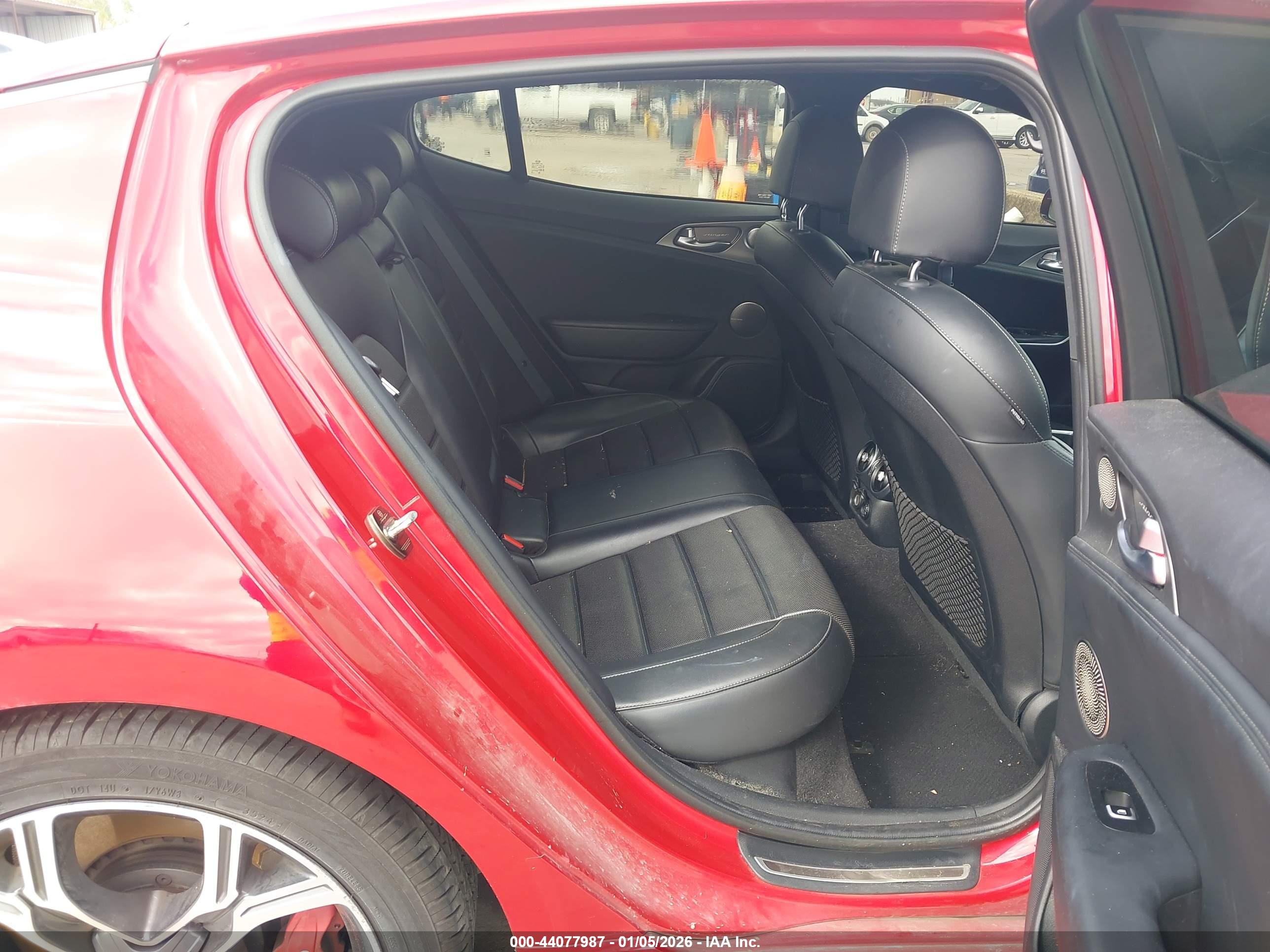 KIA STINGER image 8