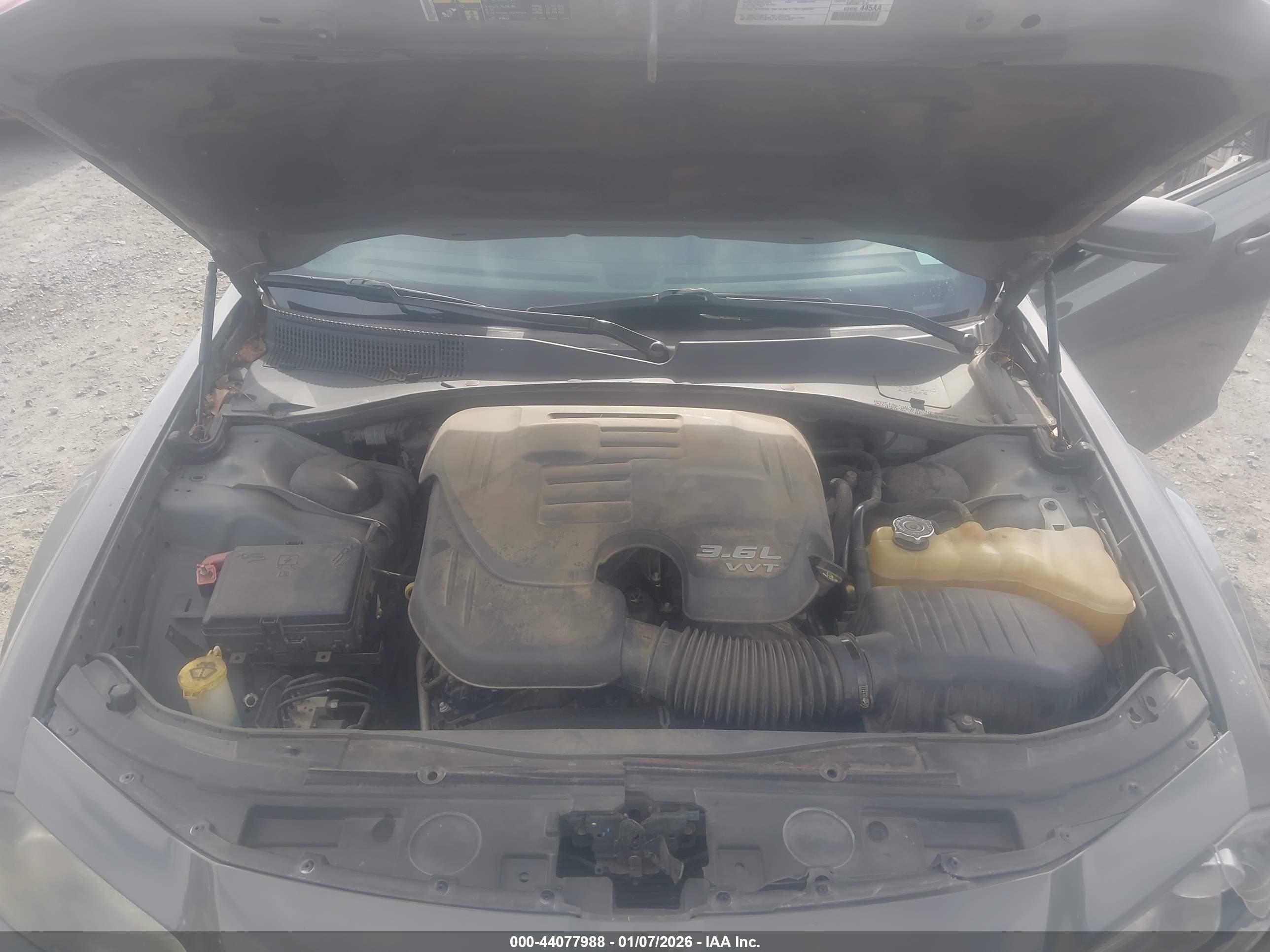 CHRYSLER 300 image 10