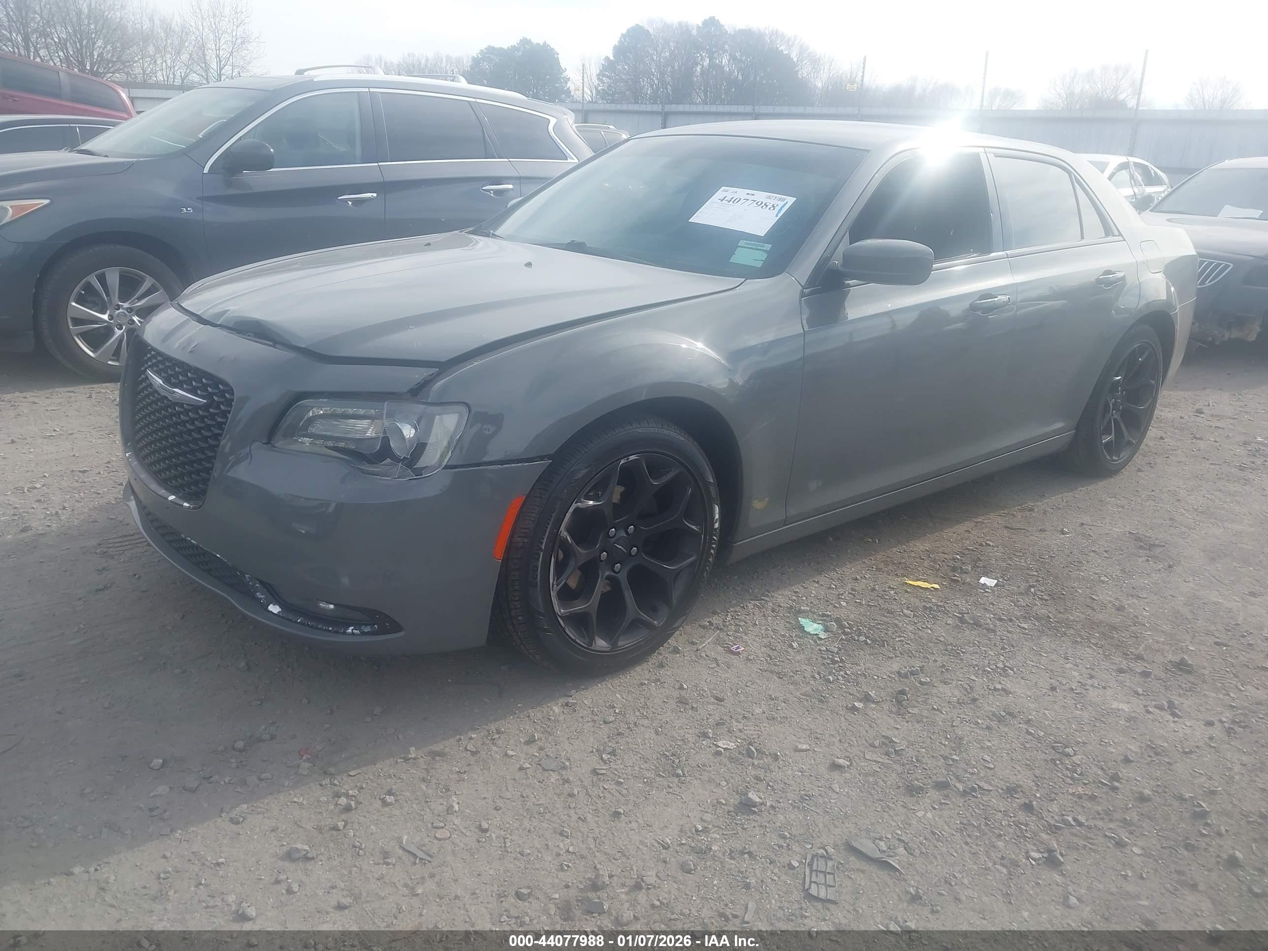 CHRYSLER 300 image 2