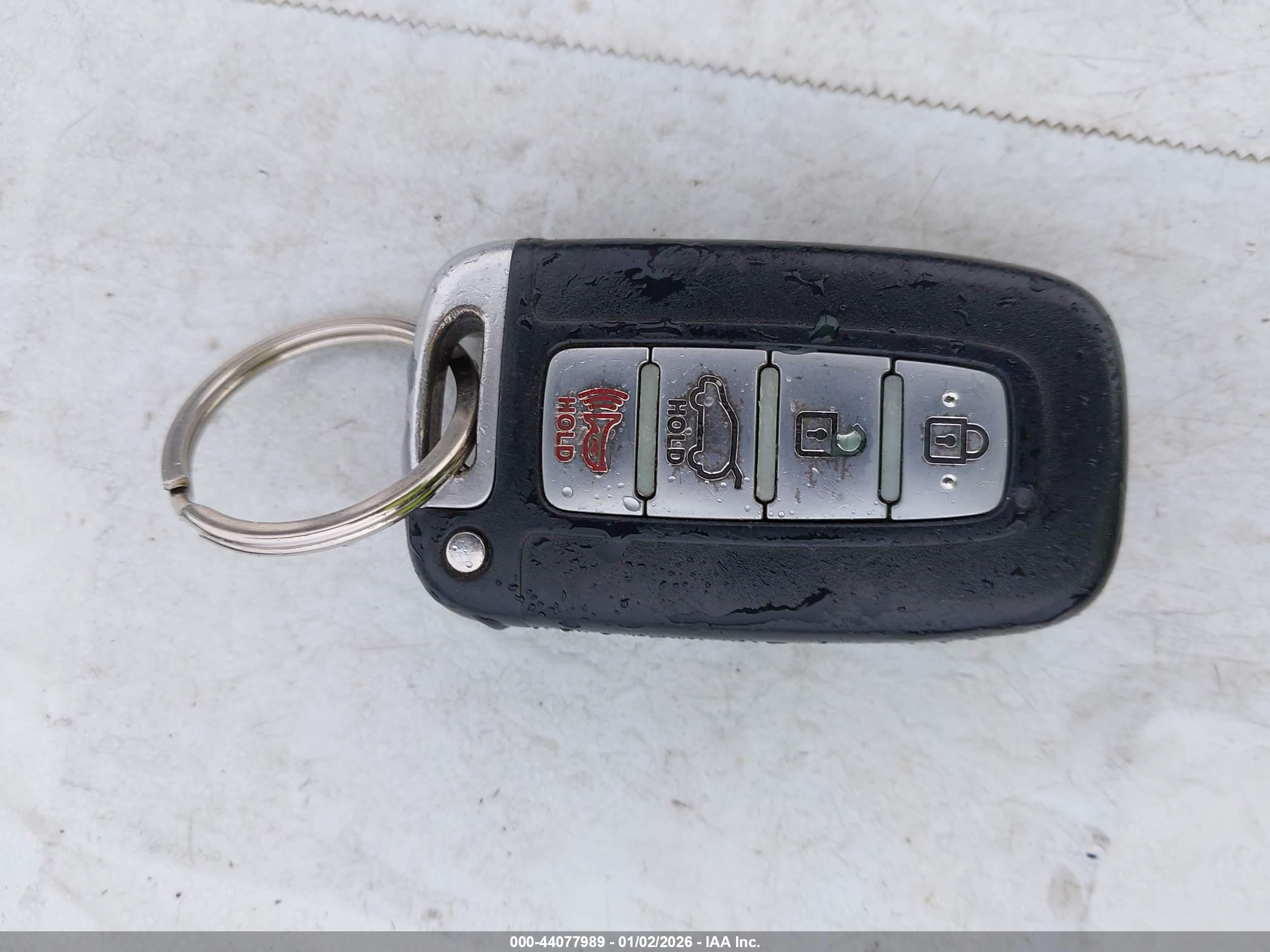 HYUNDAI ELANTRA image 11