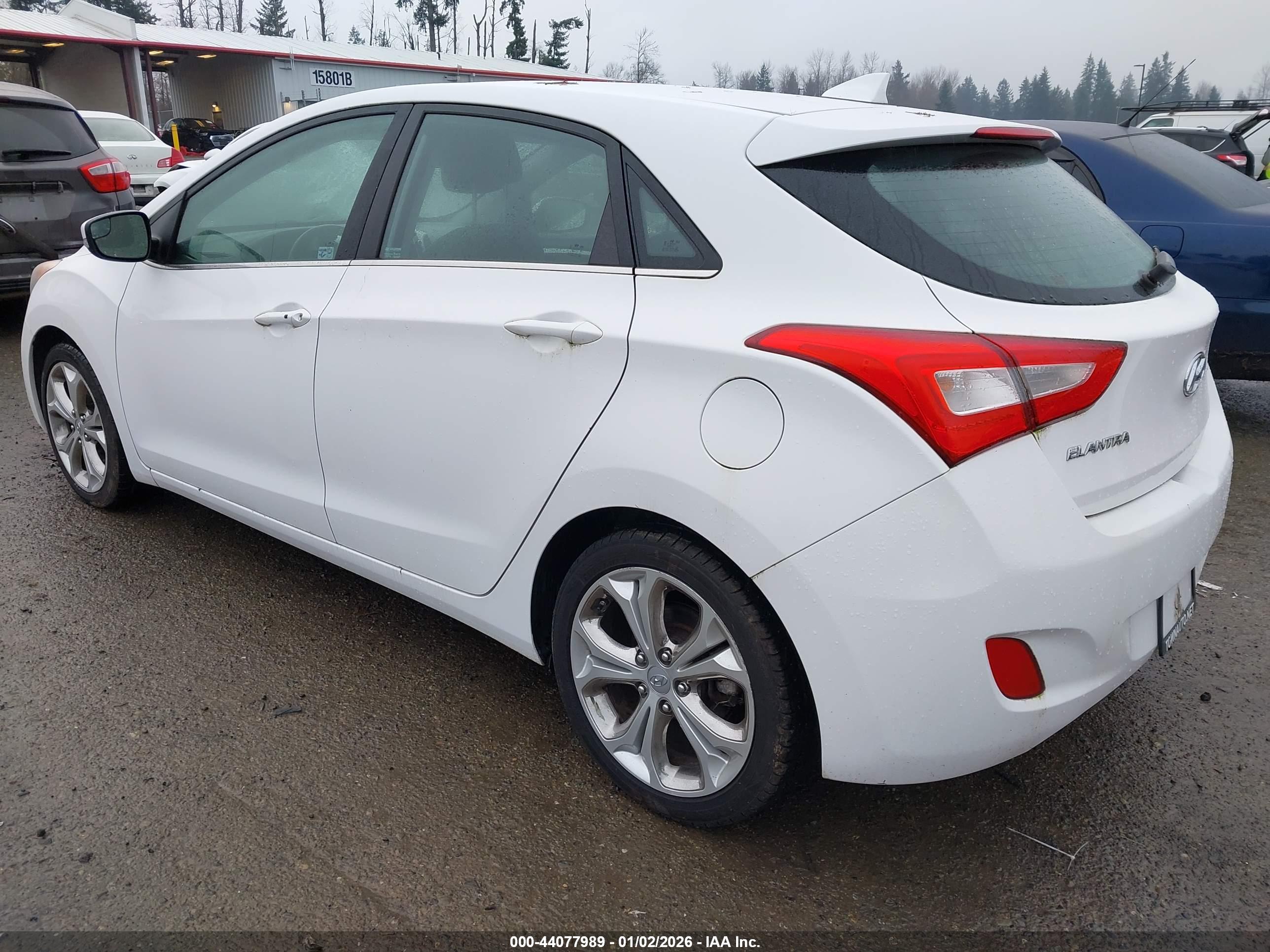 HYUNDAI ELANTRA image 3