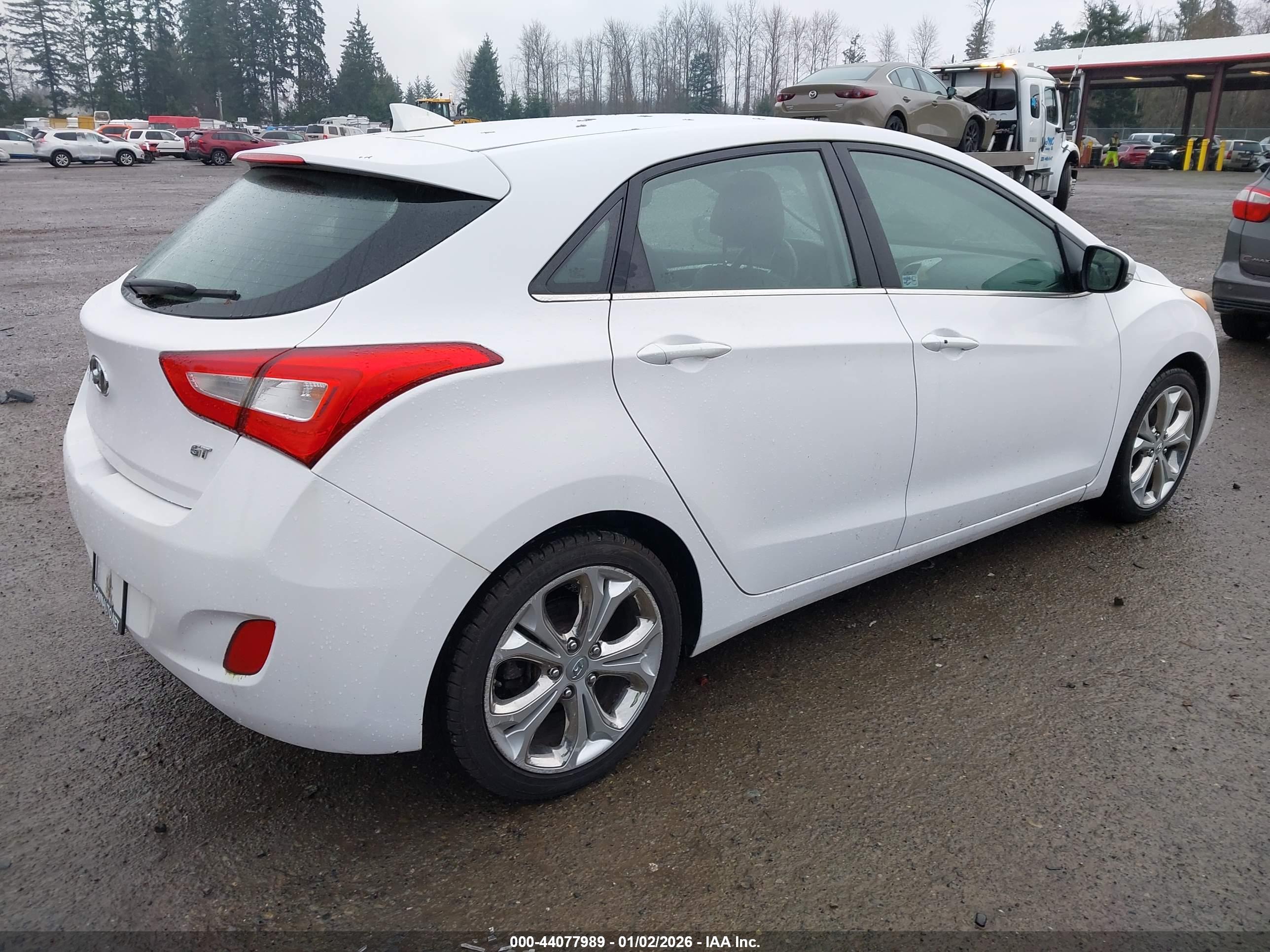 HYUNDAI ELANTRA image 4