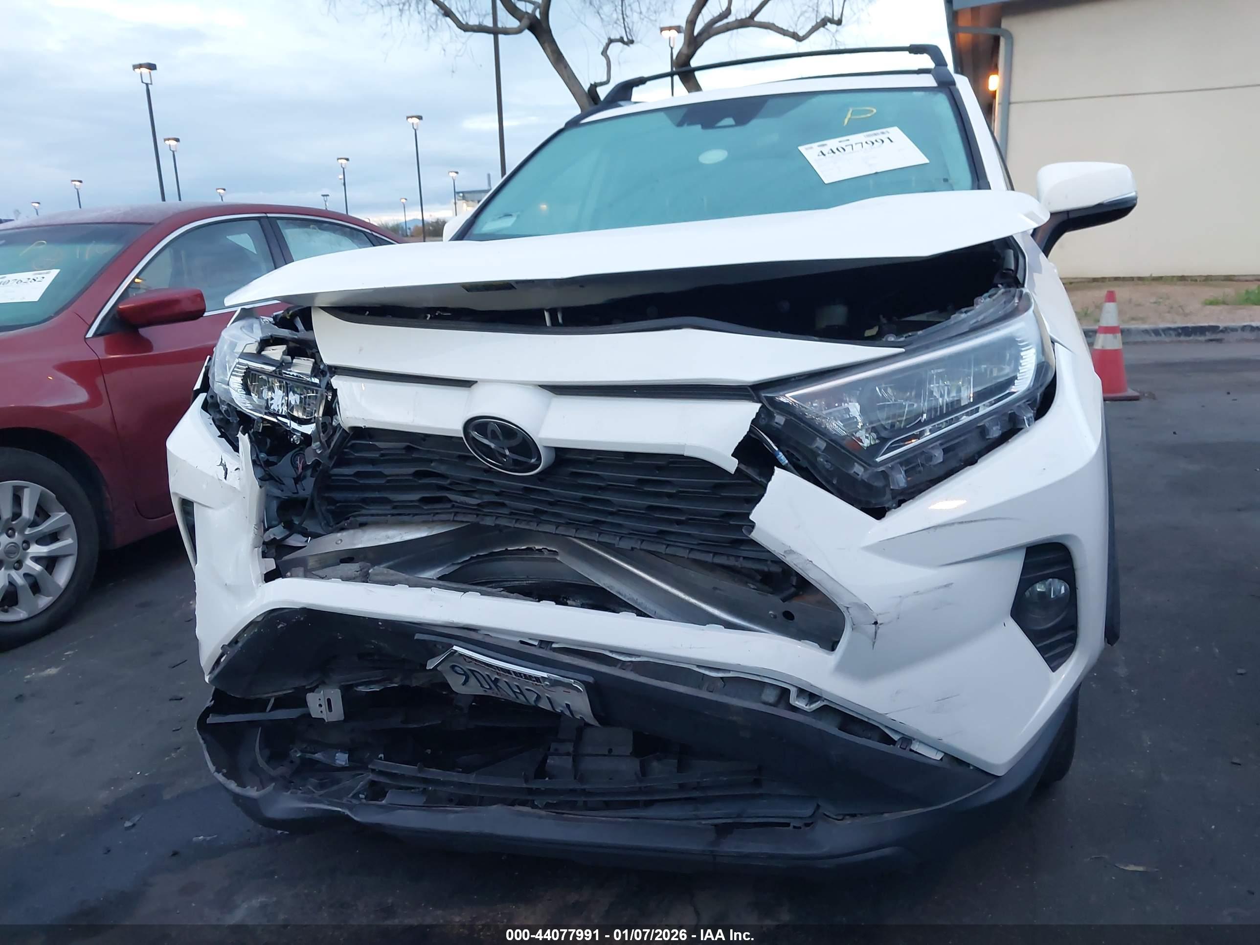 TOYOTA RAV4 image 6