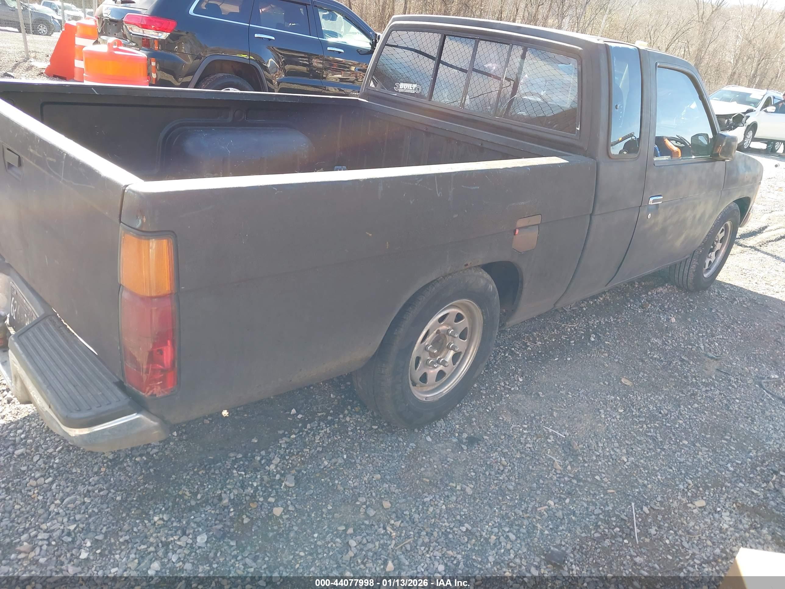 NISSAN TRUCK image 4