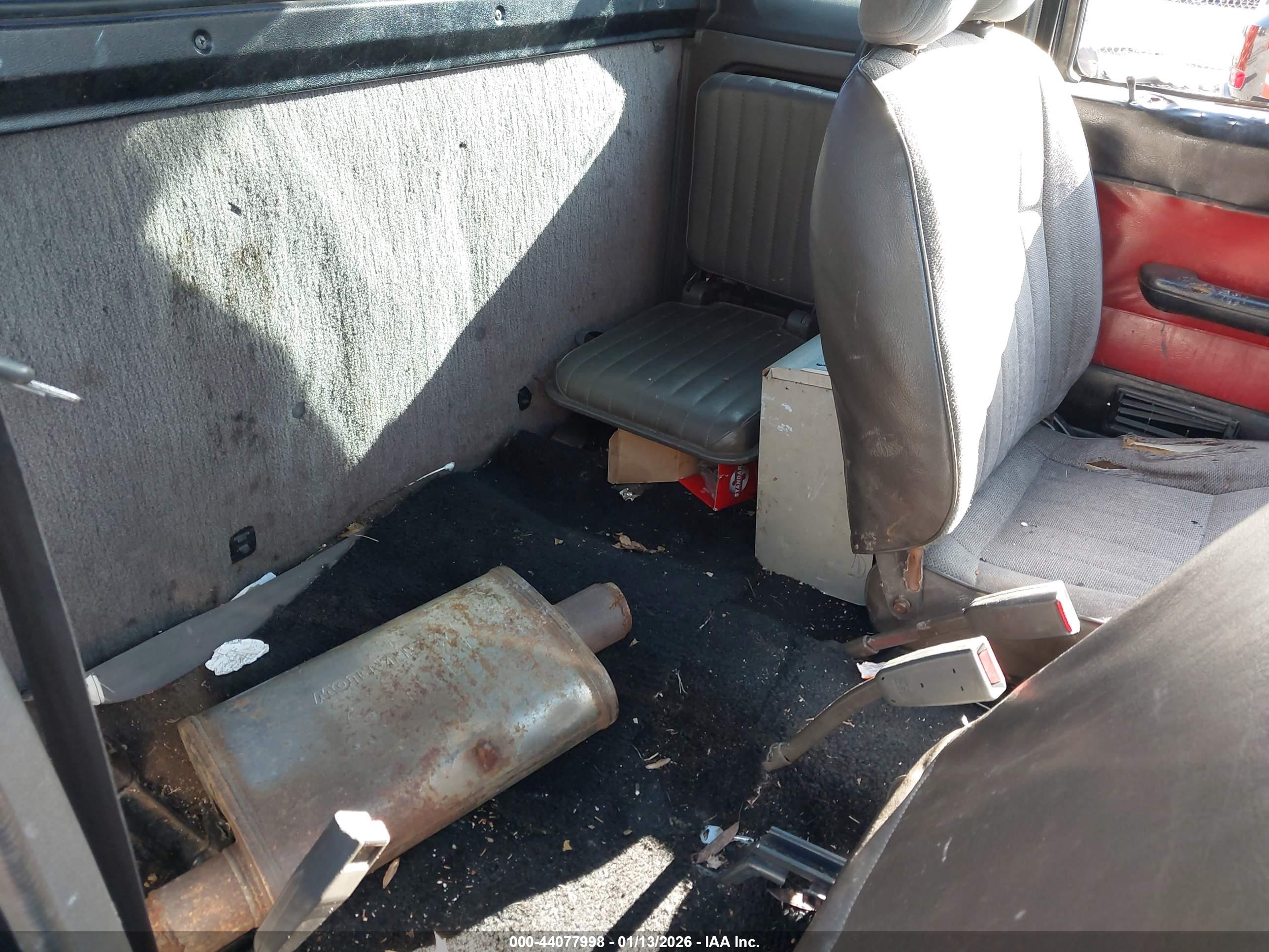 NISSAN TRUCK image 8