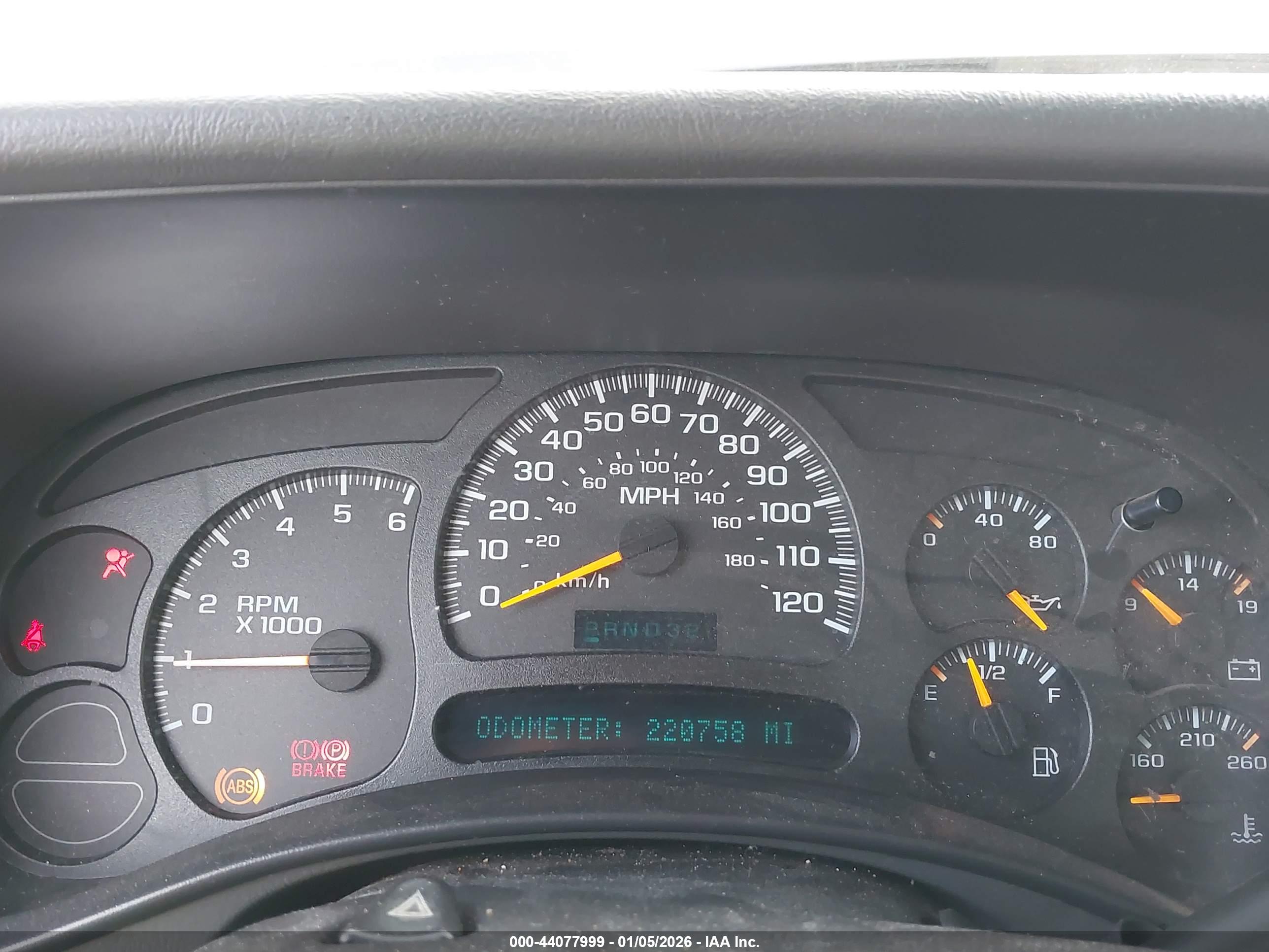 CHEVROLET SILVERADO image 7