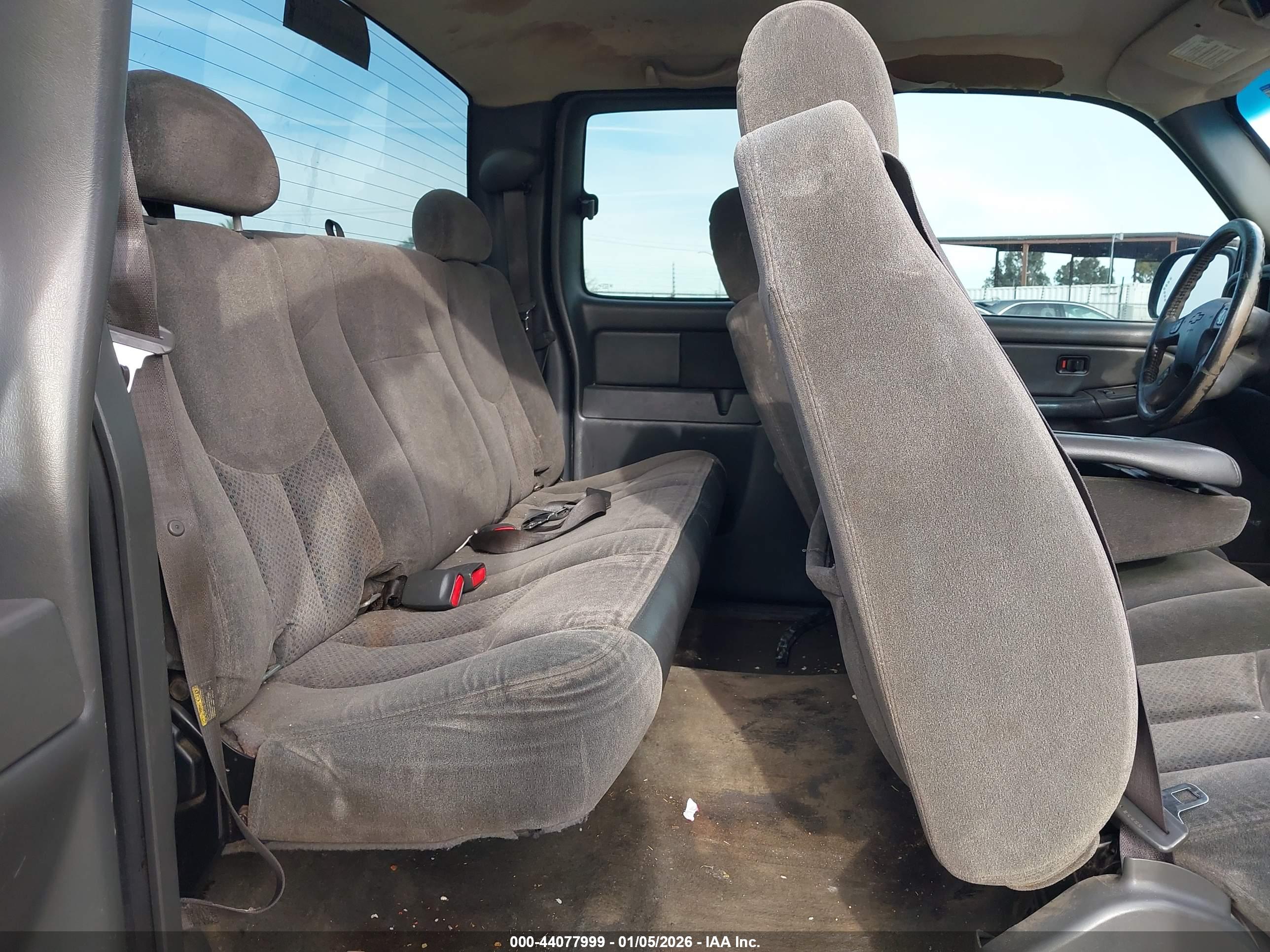 CHEVROLET SILVERADO image 8