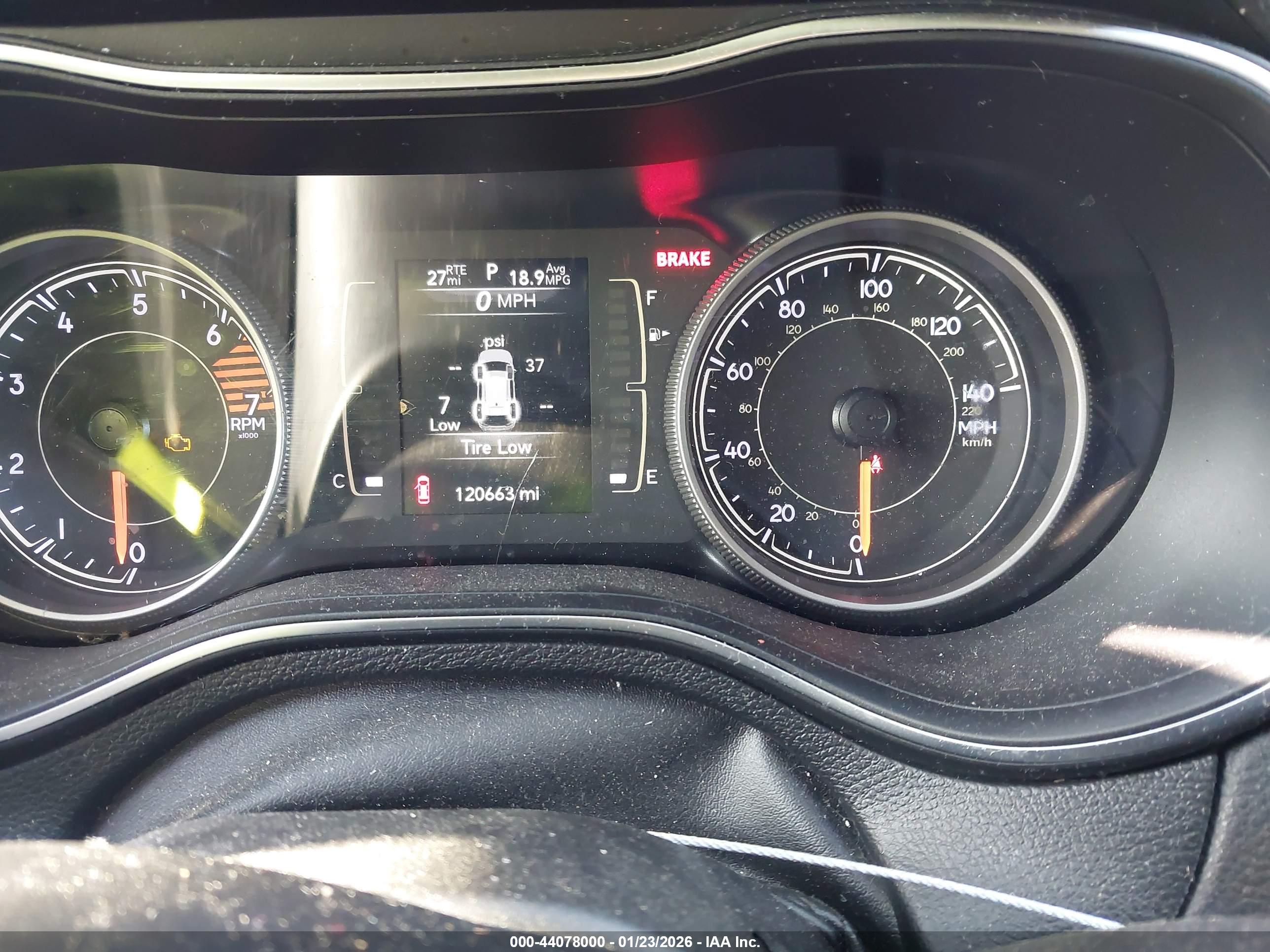 JEEP CHEROKEE image 7
