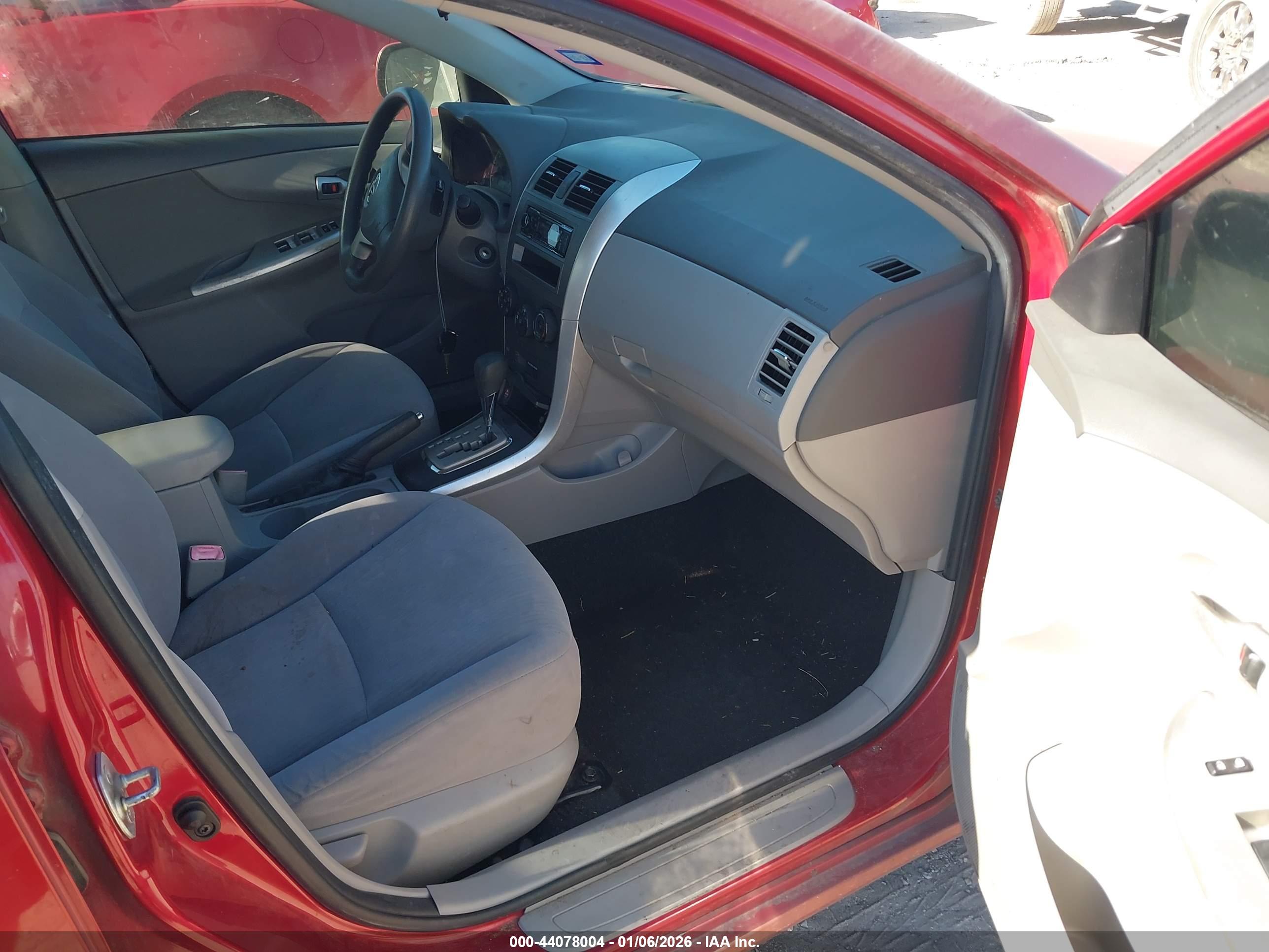 TOYOTA COROLLA image 5