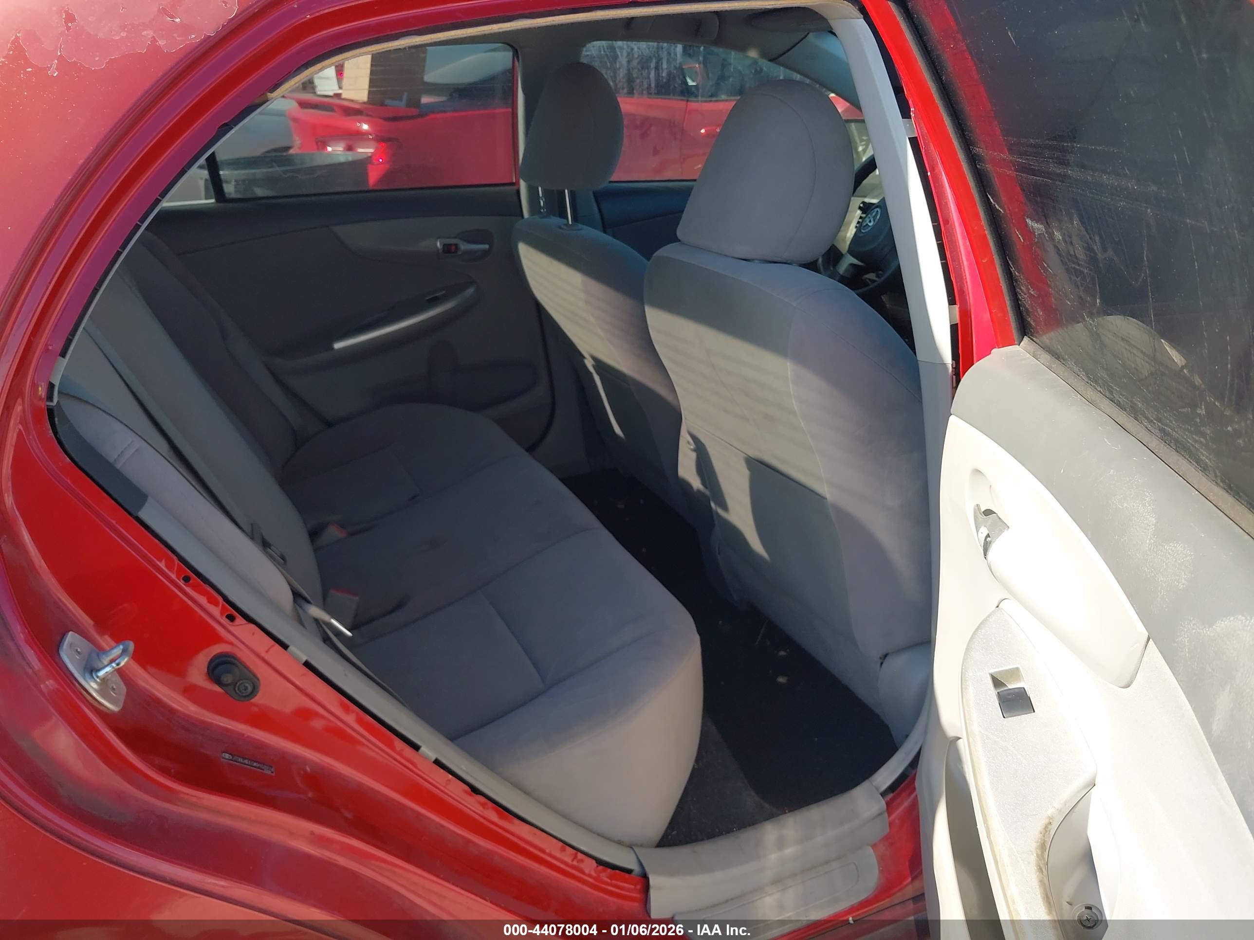 TOYOTA COROLLA image 8