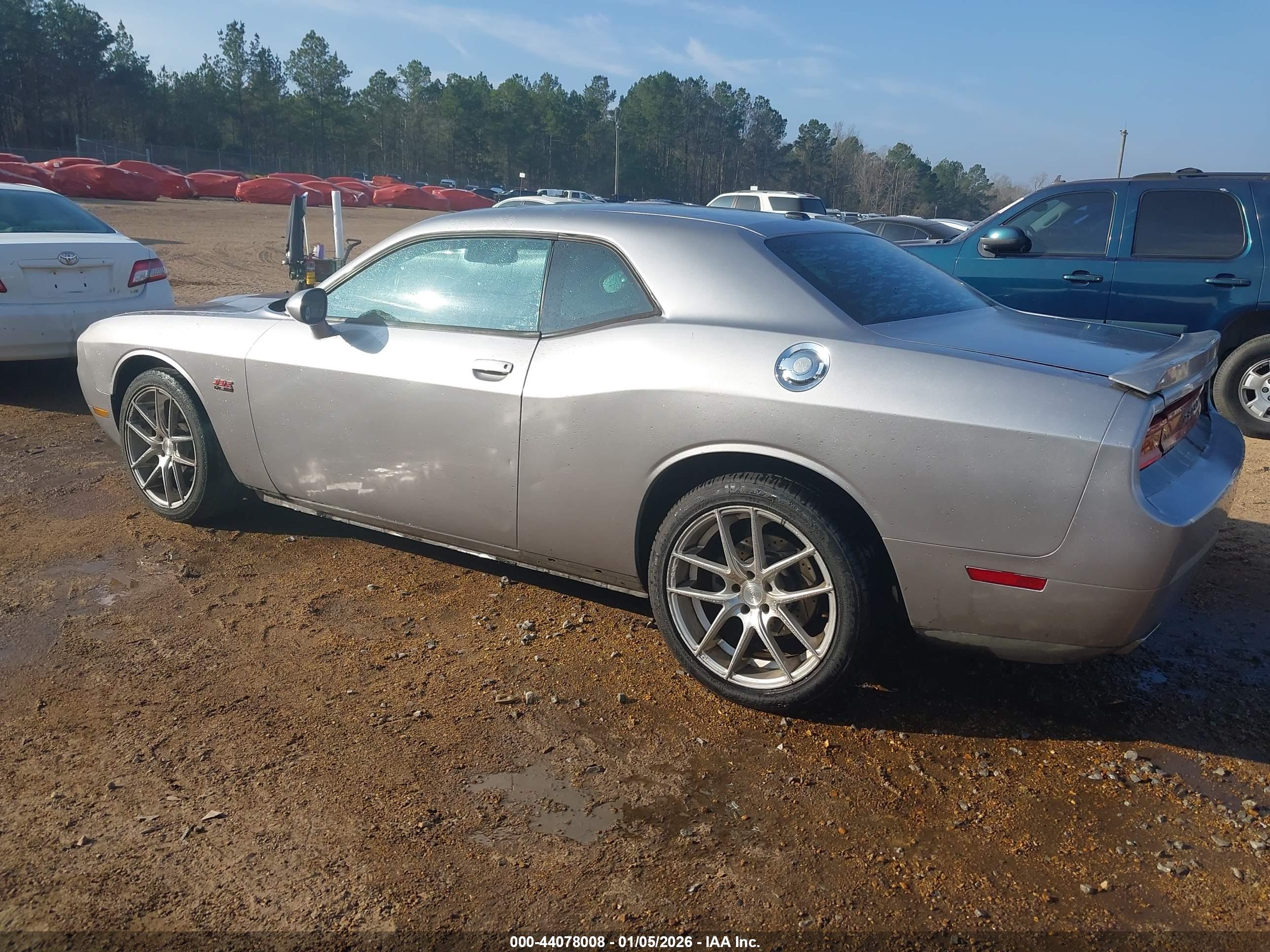 DODGE CHALLENGER image 3