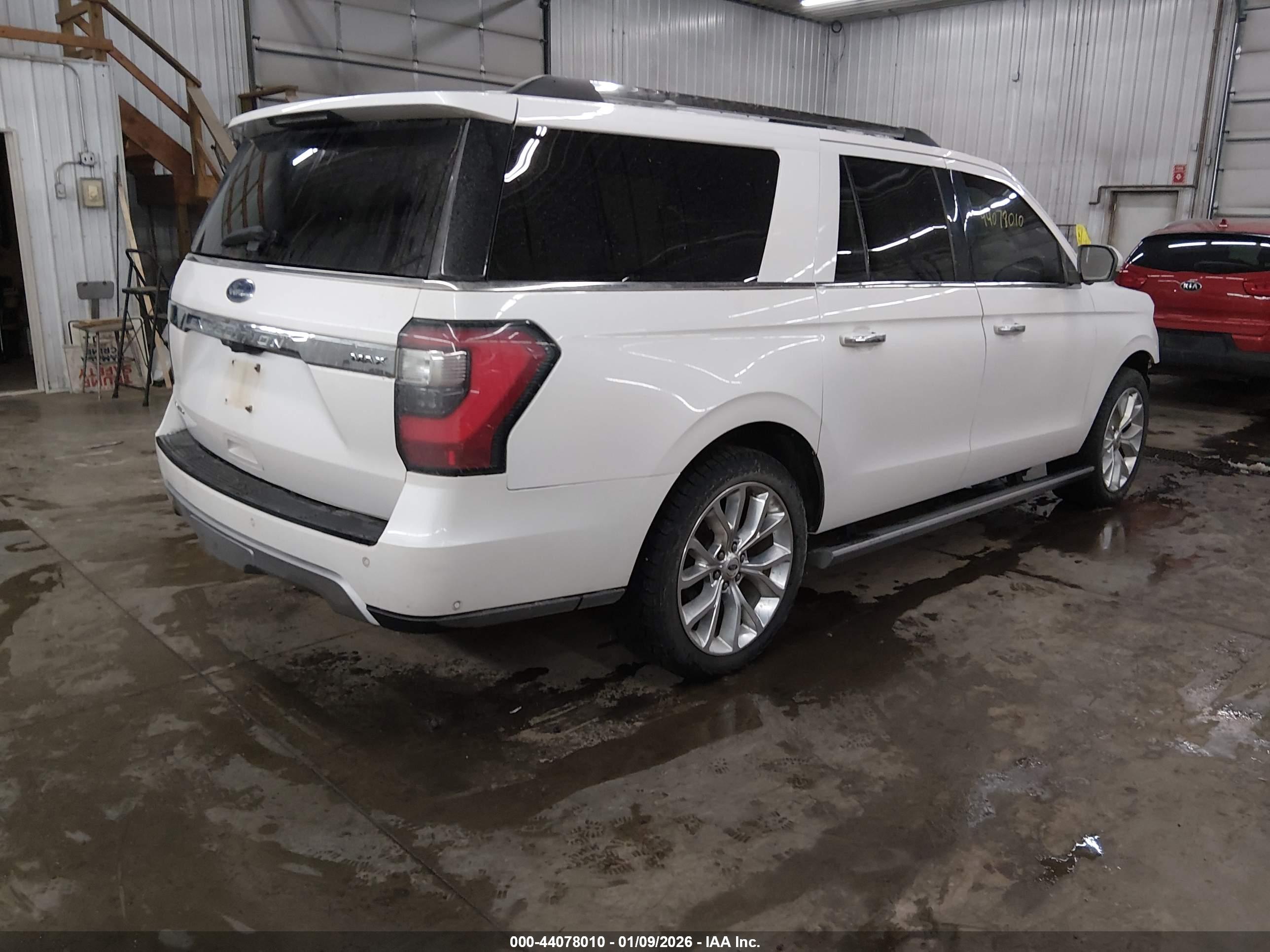 FORD EXPEDITION image 4
