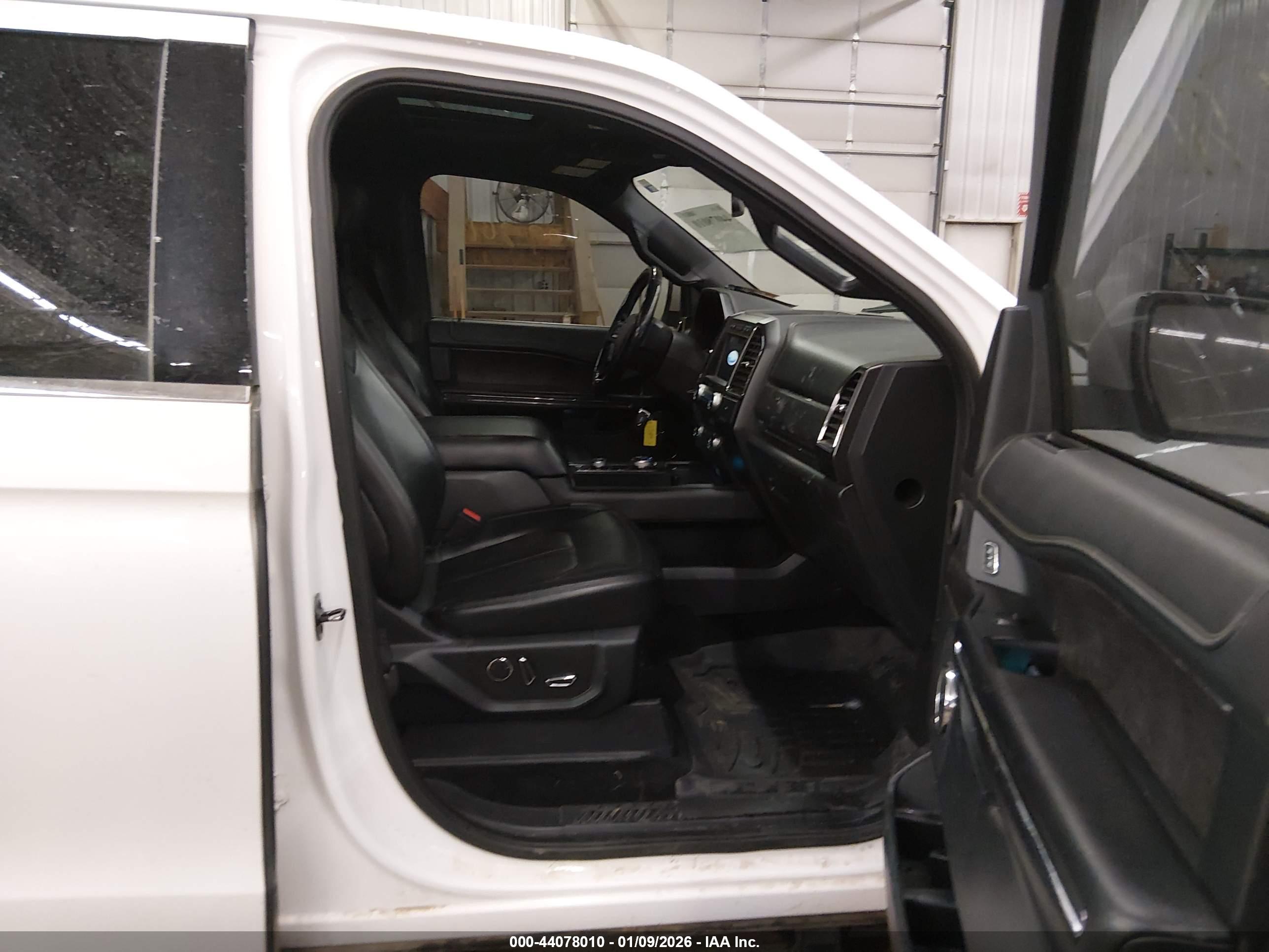 FORD EXPEDITION image 5