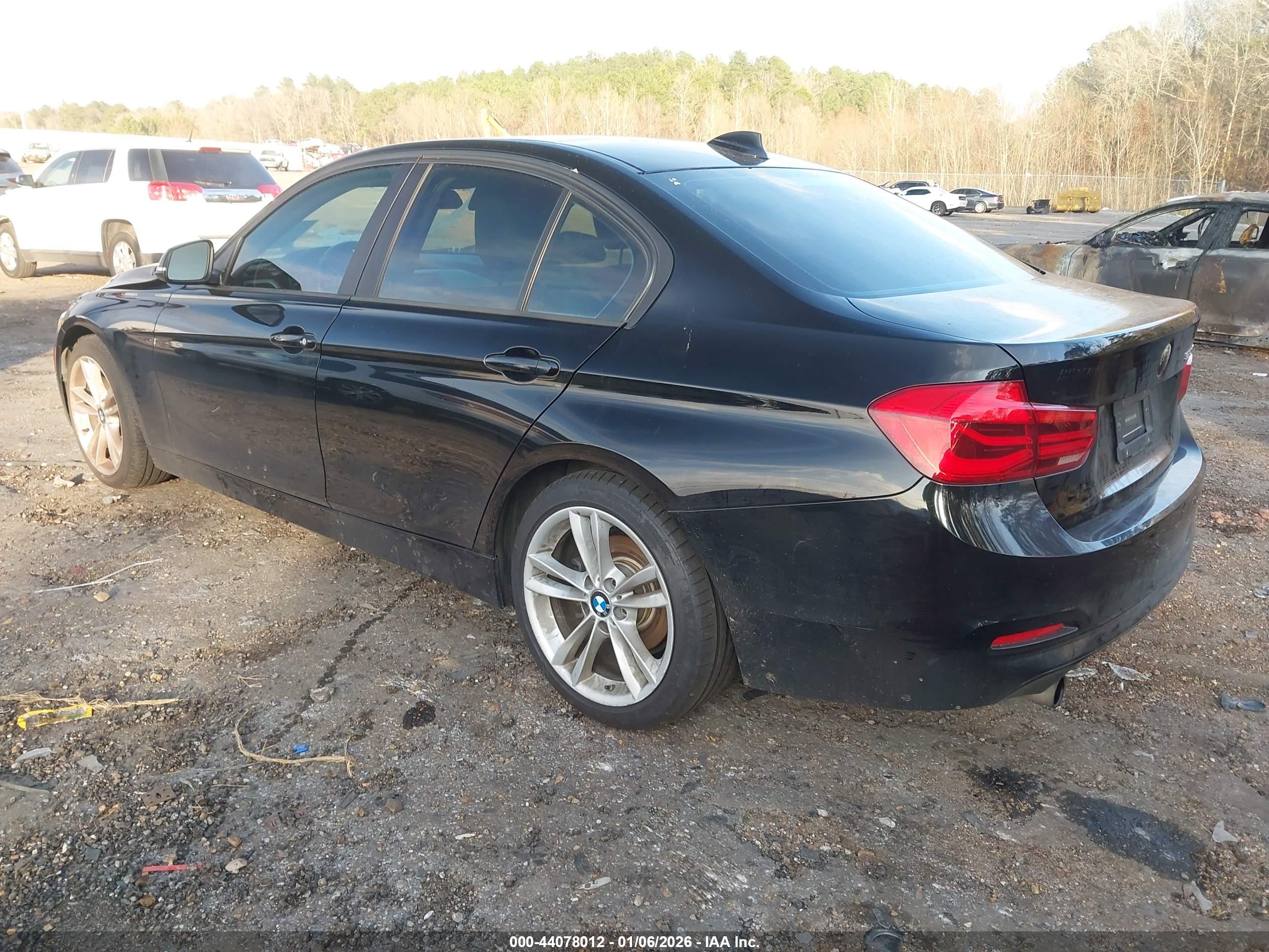 BMW 320I image 3