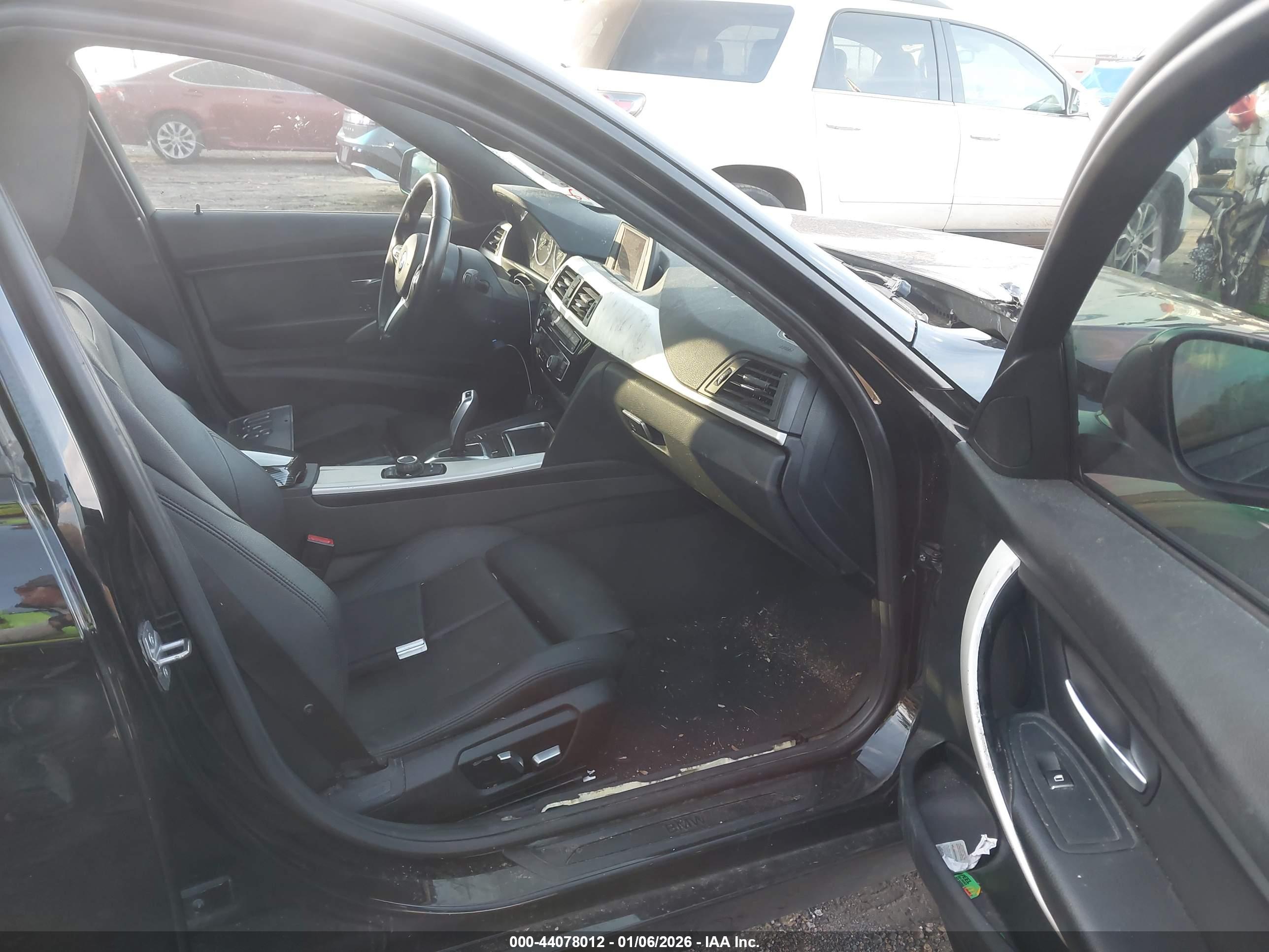BMW 320I image 5