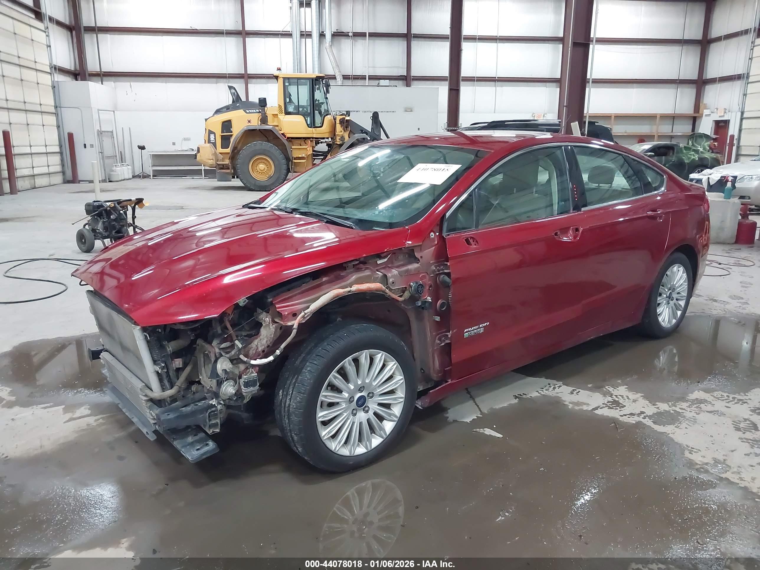 FORD FUSION image 2
