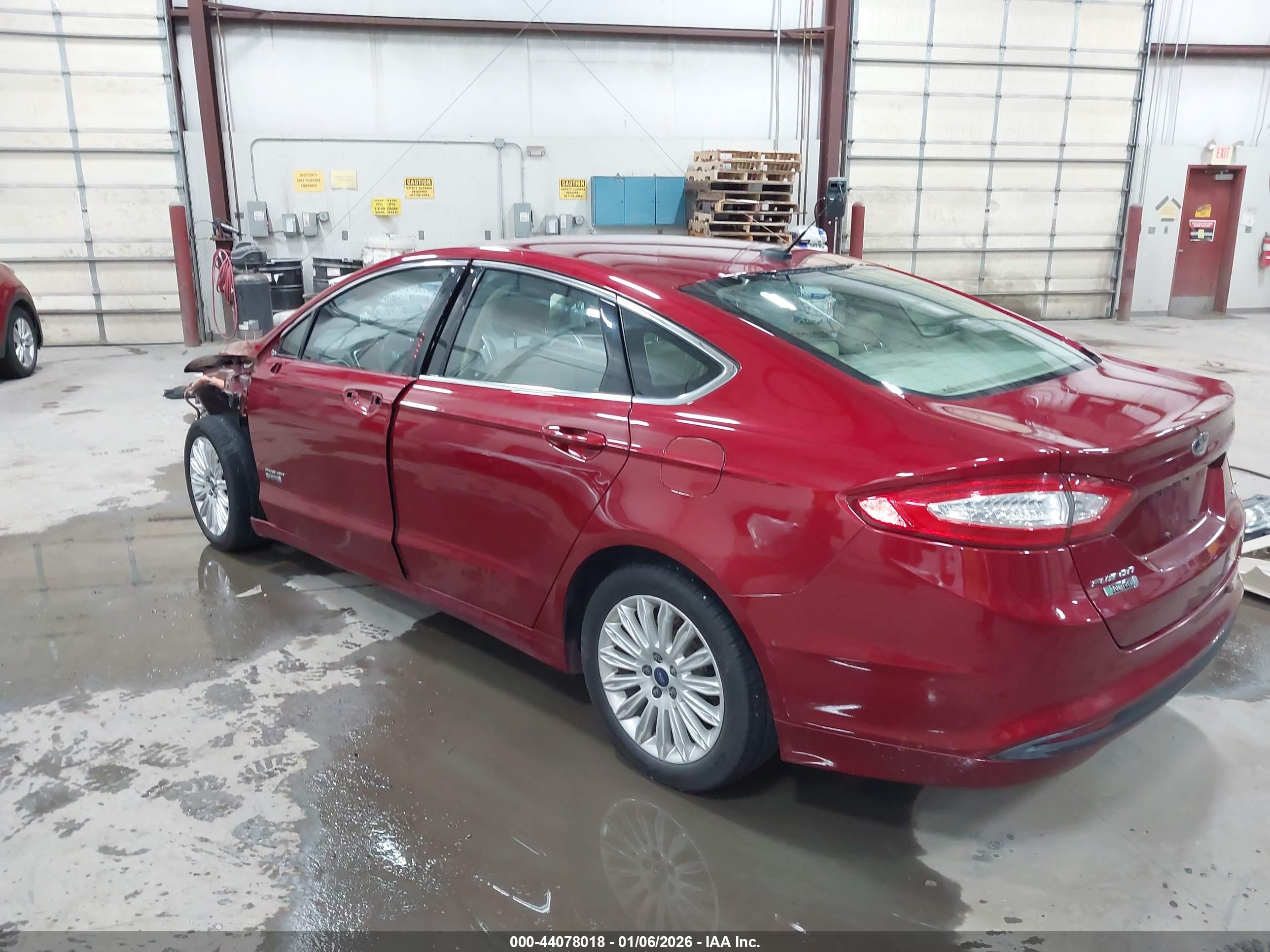 FORD FUSION image 3