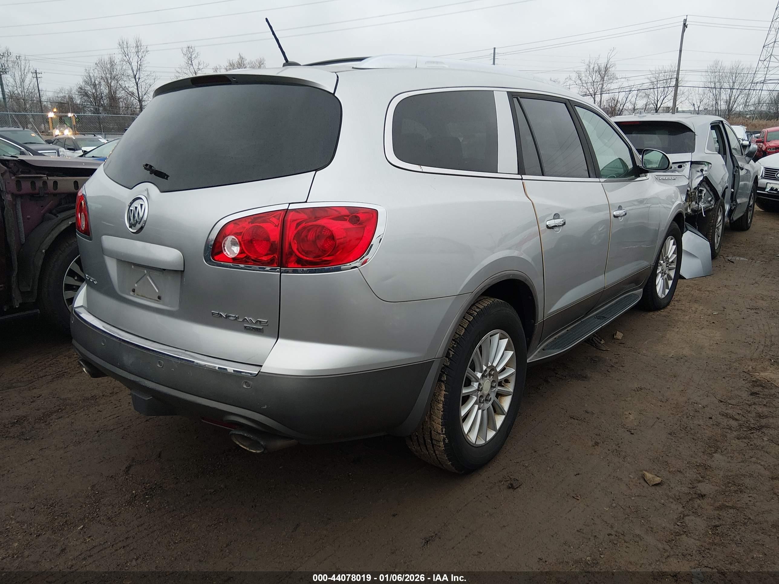 BUICK ENCLAVE image 4