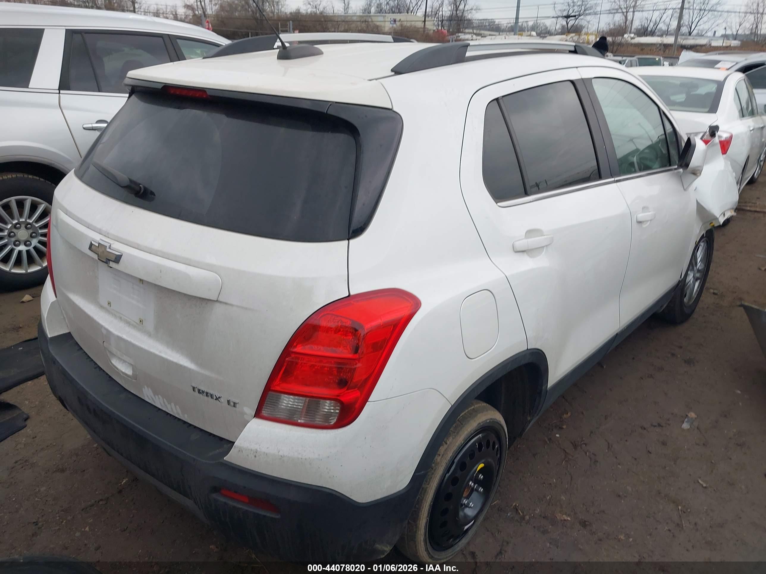 CHEVROLET TRAX image 4