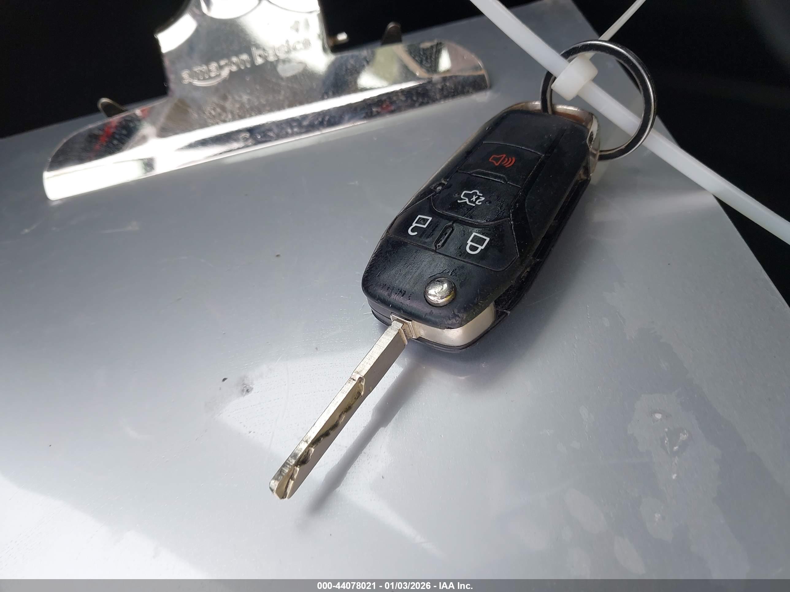 FORD FUSION image 11