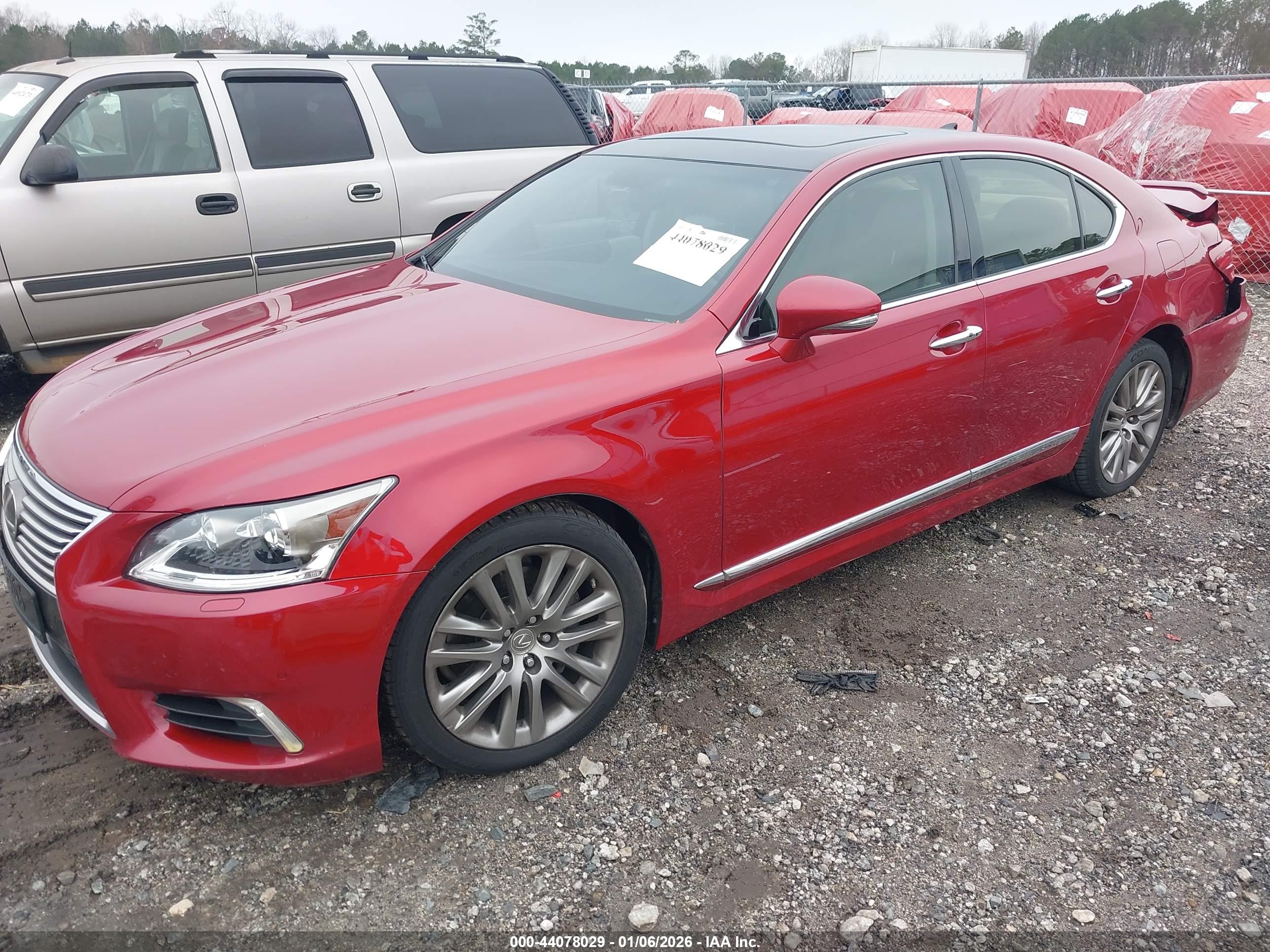 LEXUS LS image 2