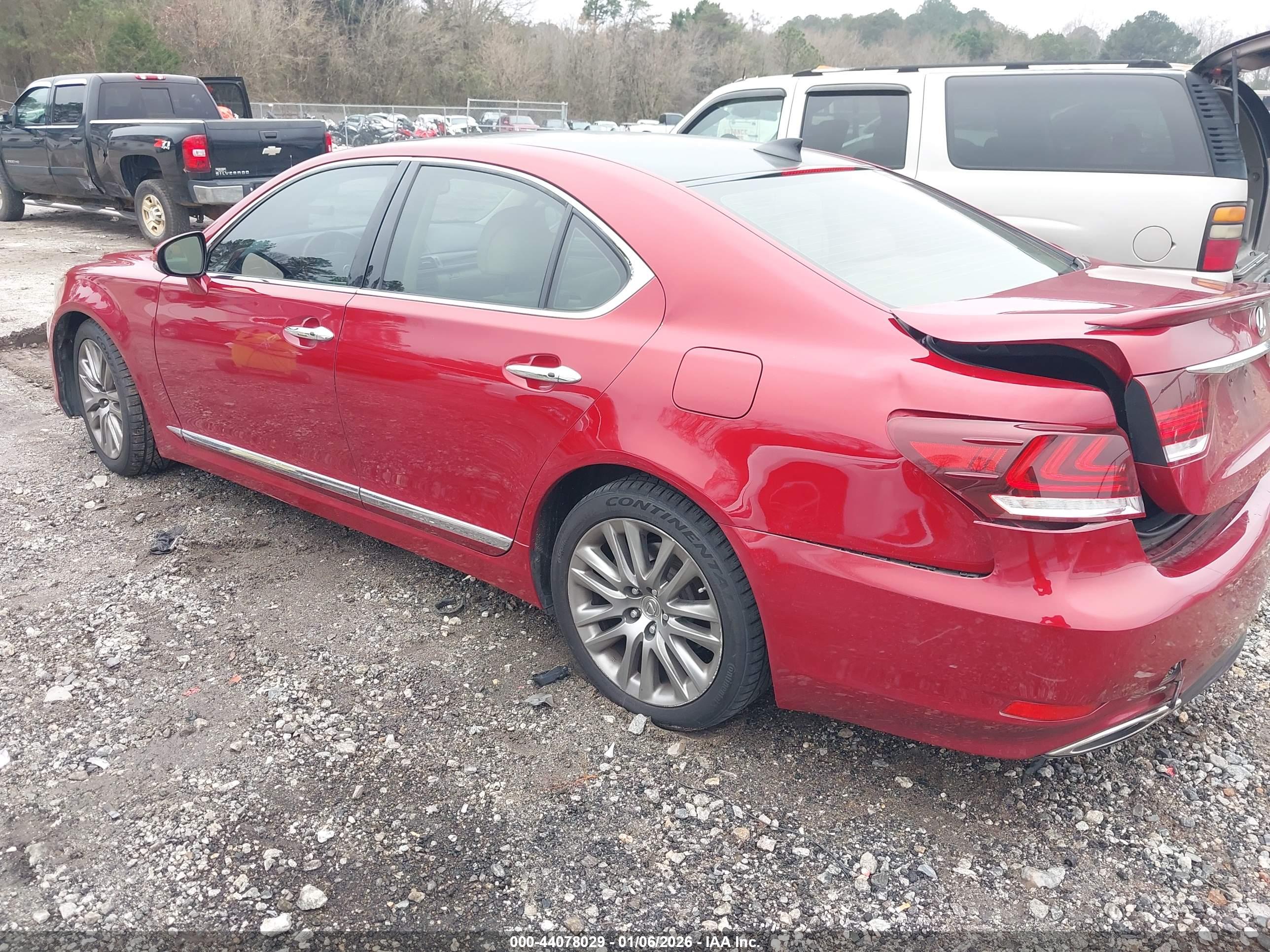 LEXUS LS image 3