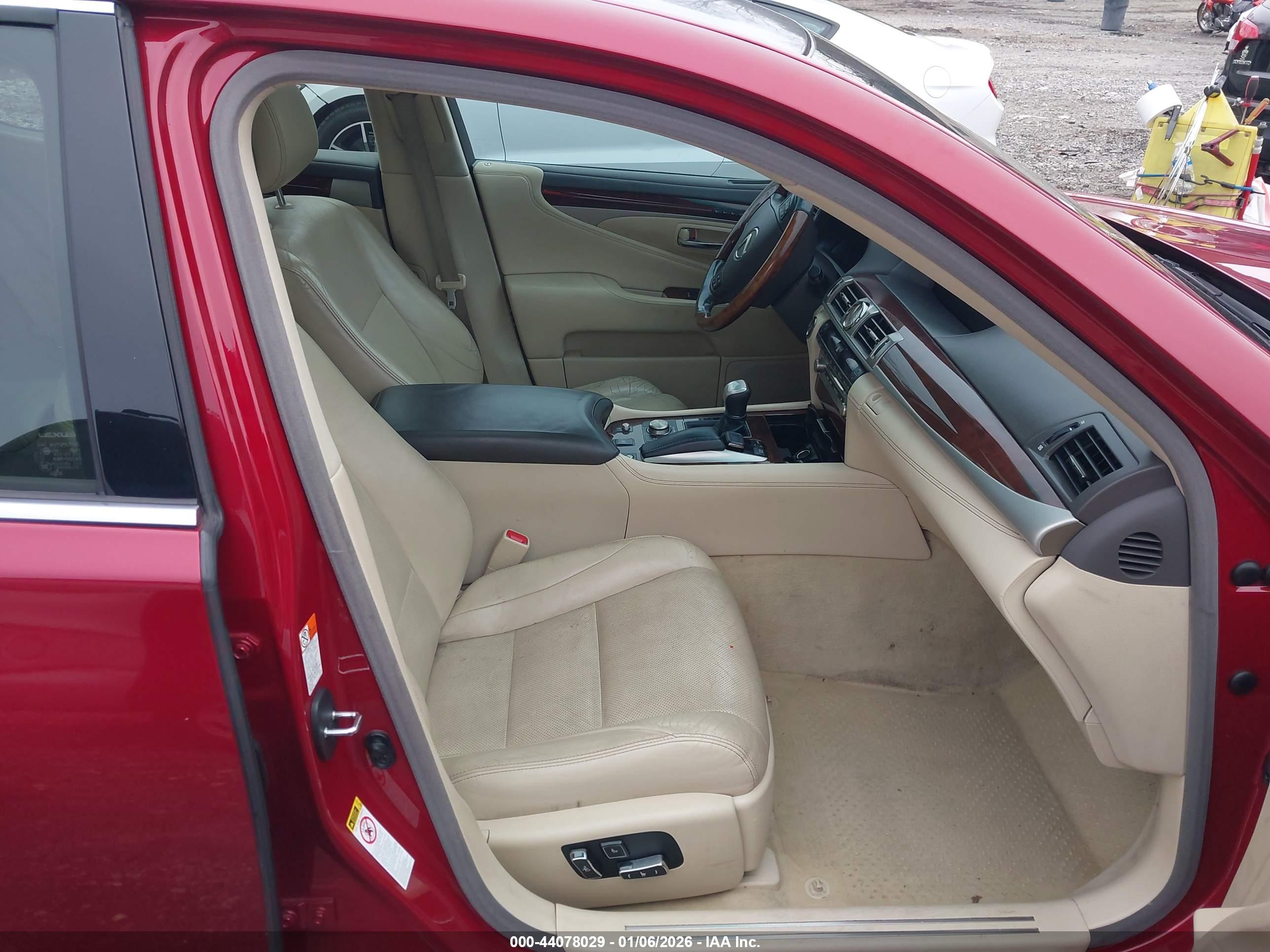LEXUS LS image 5