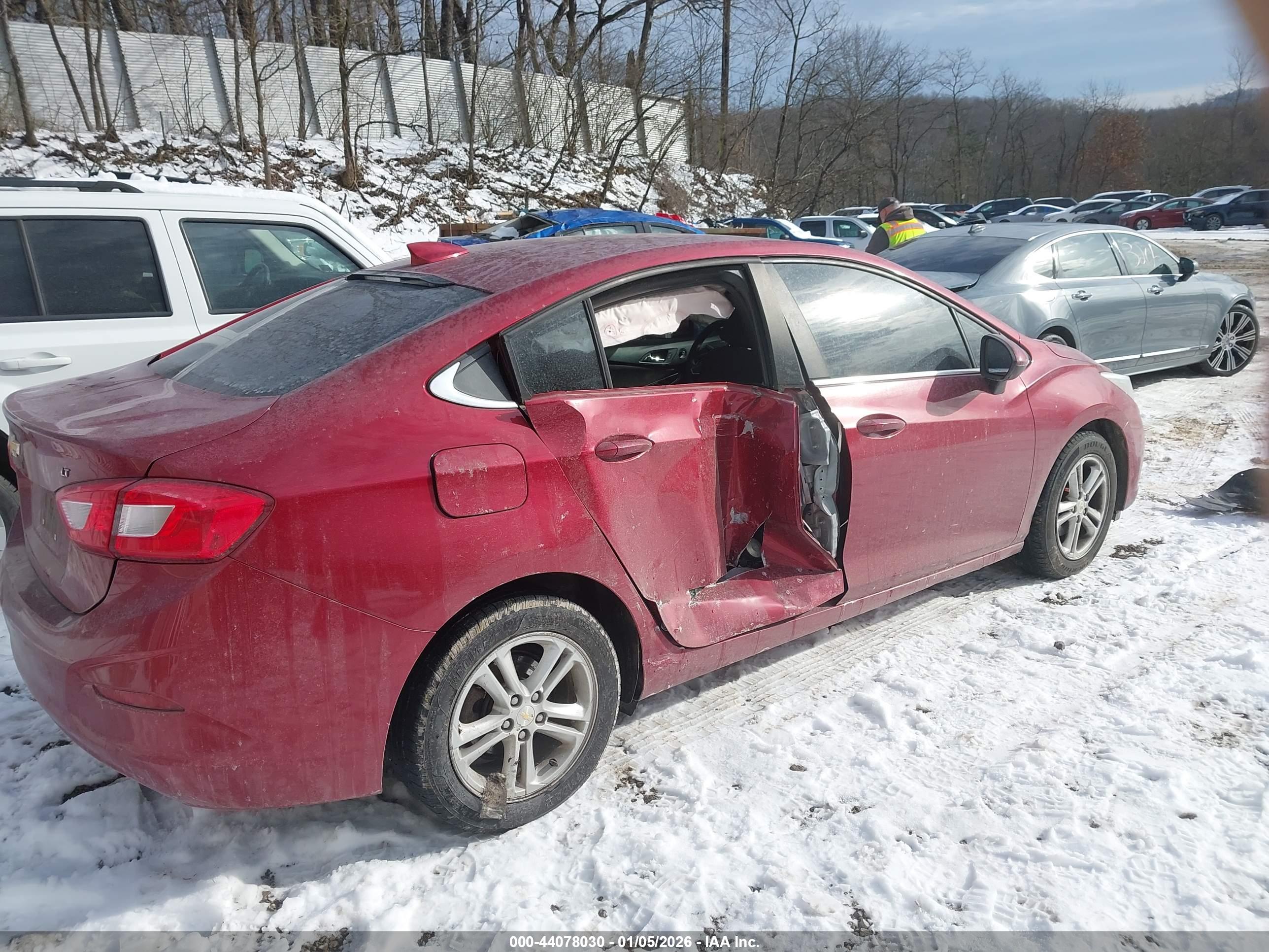 CHEVROLET CRUZE image 4