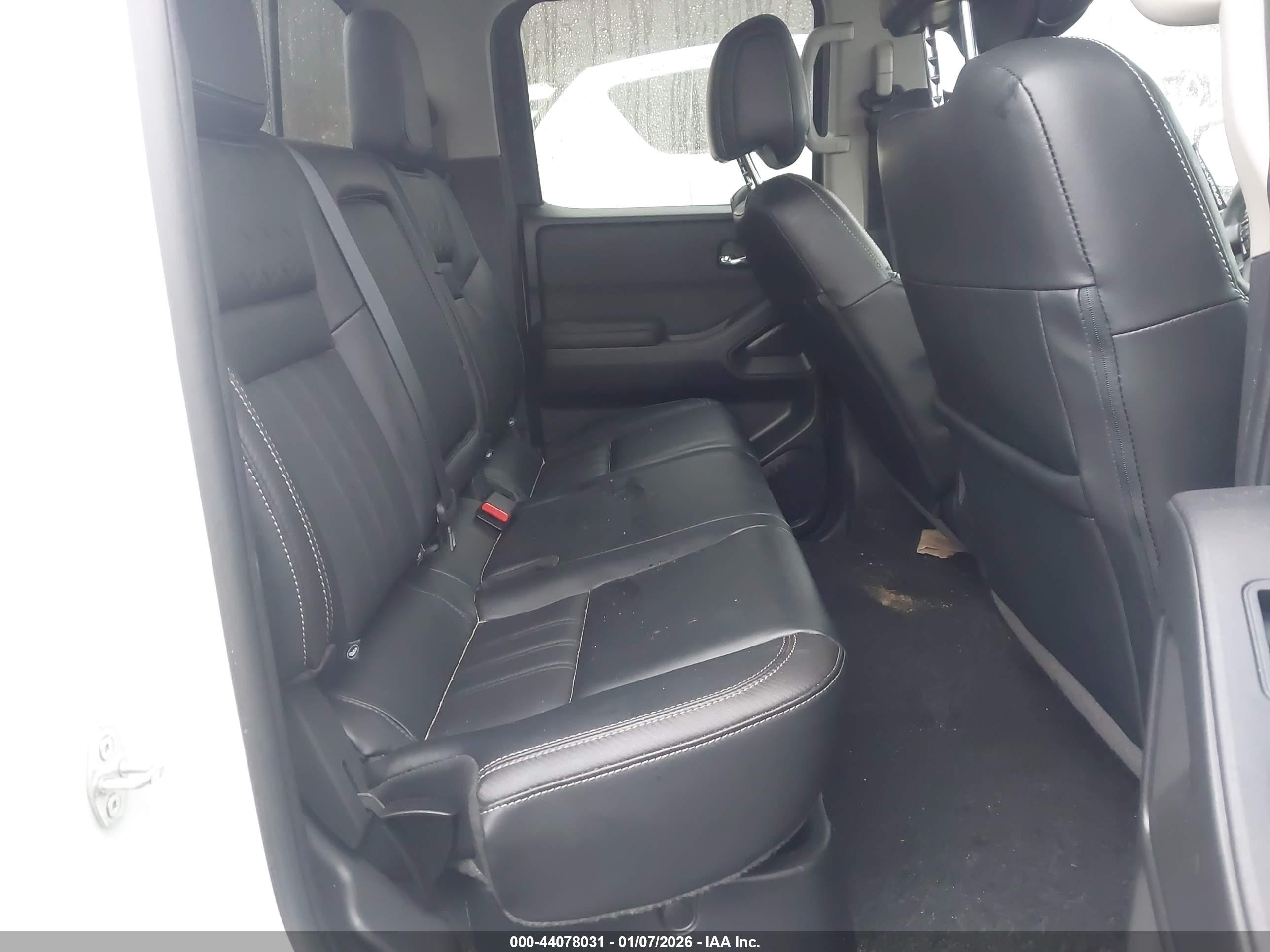 NISSAN FRONTIER image 8