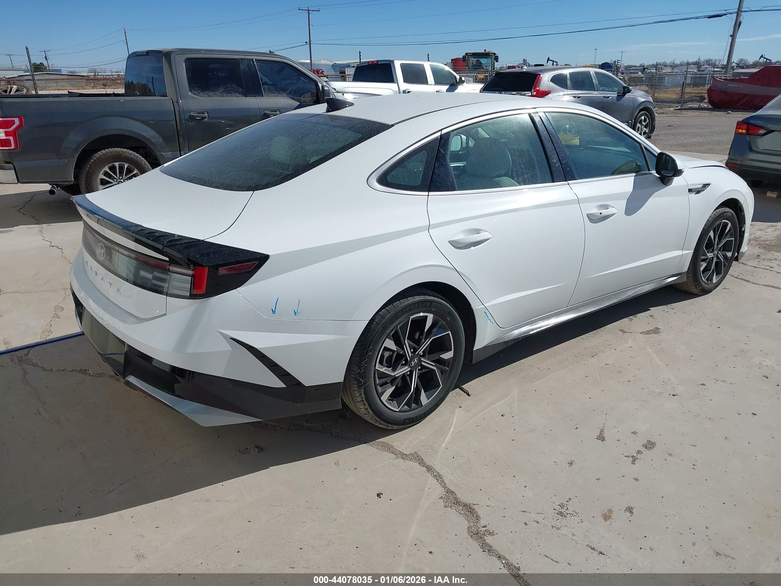HYUNDAI SONATA image 4