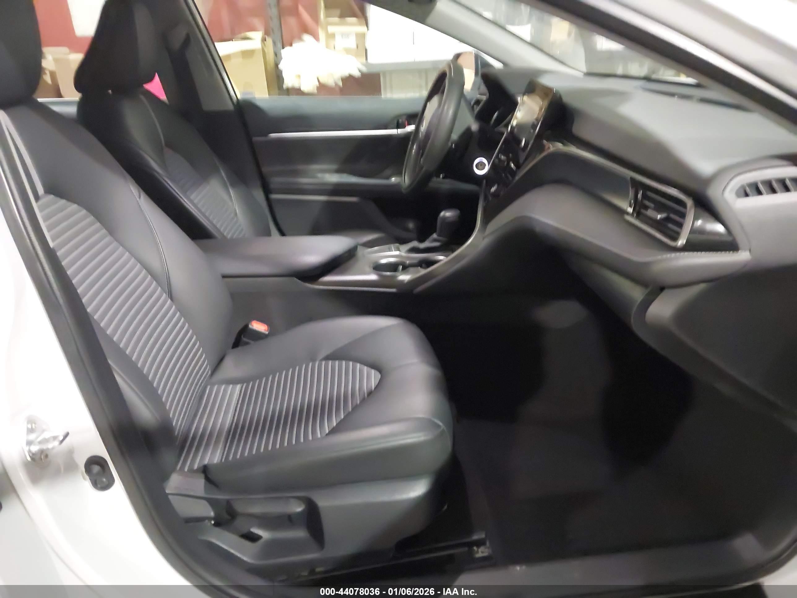 TOYOTA CAMRY image 5