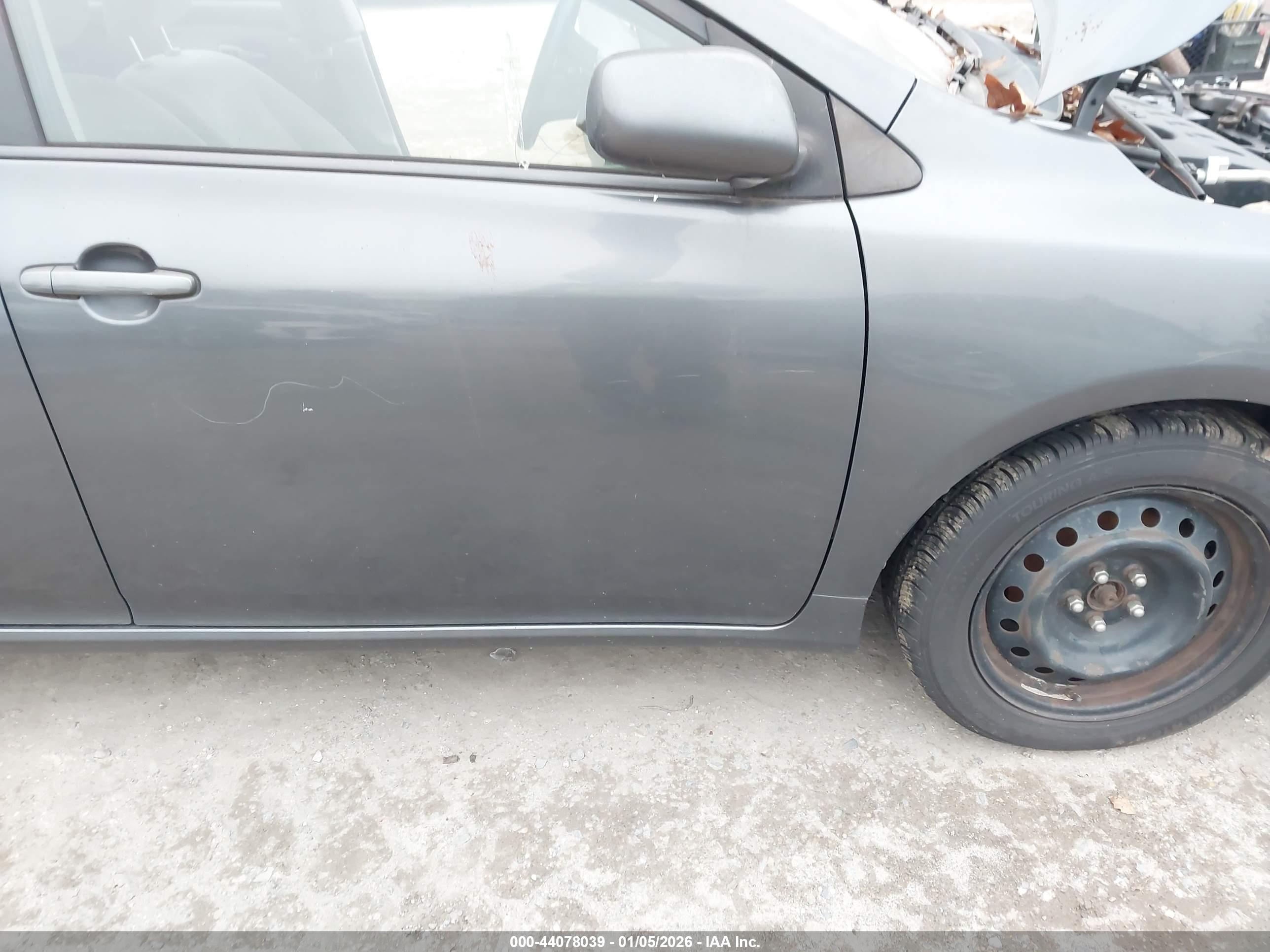 TOYOTA COROLLA image 6